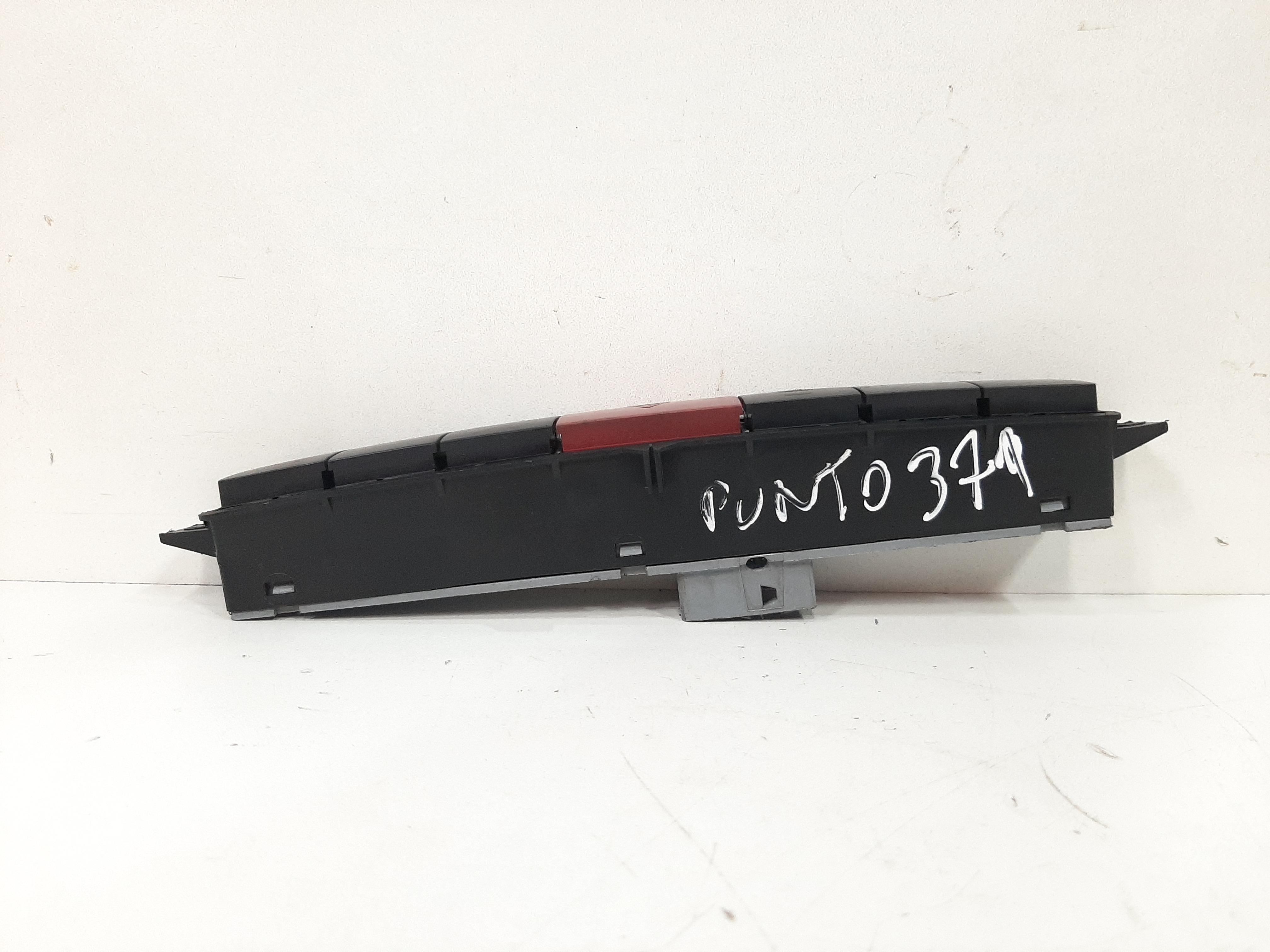 Botao Pisca Alerta Fiat Punto Linea 2008 A 2012 7354422900 7