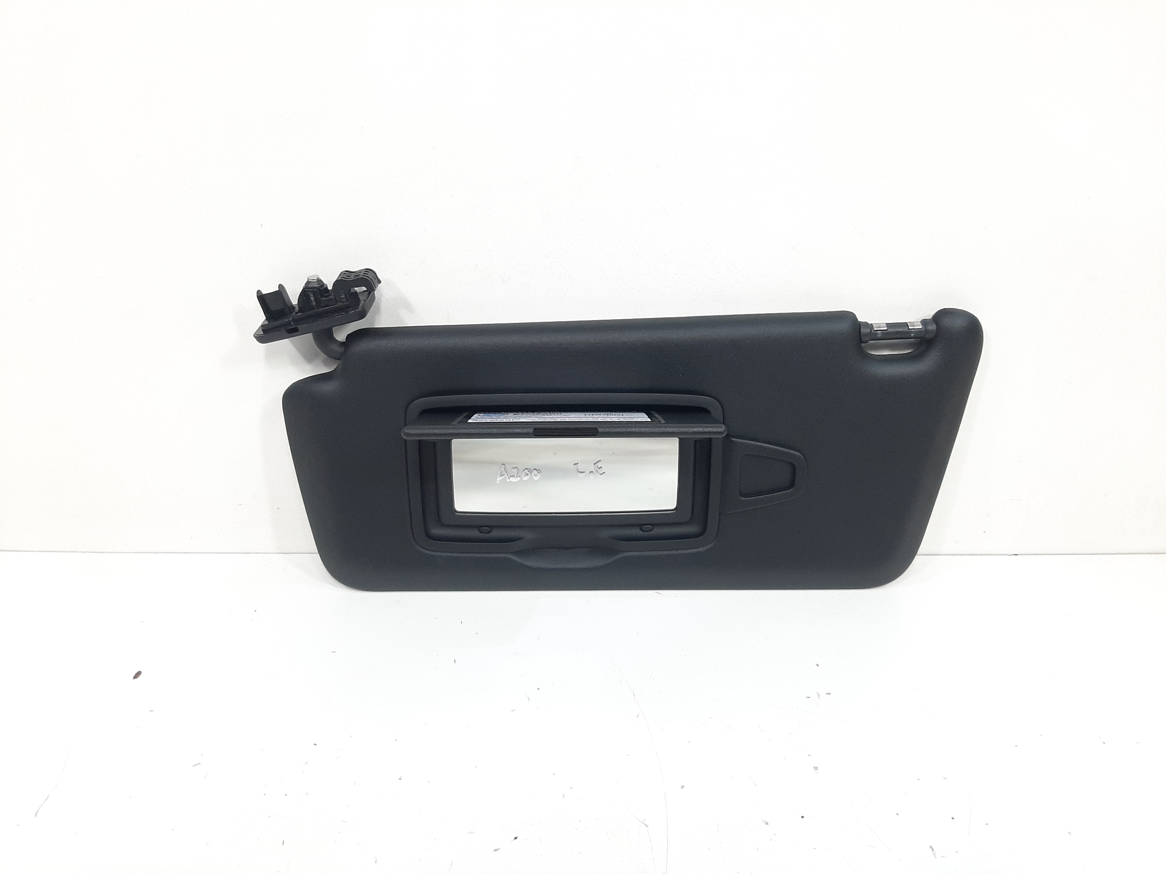 Quebra Sol Dianteiro Esquerdo Mercedes A200 W176 2013 A 2018 1