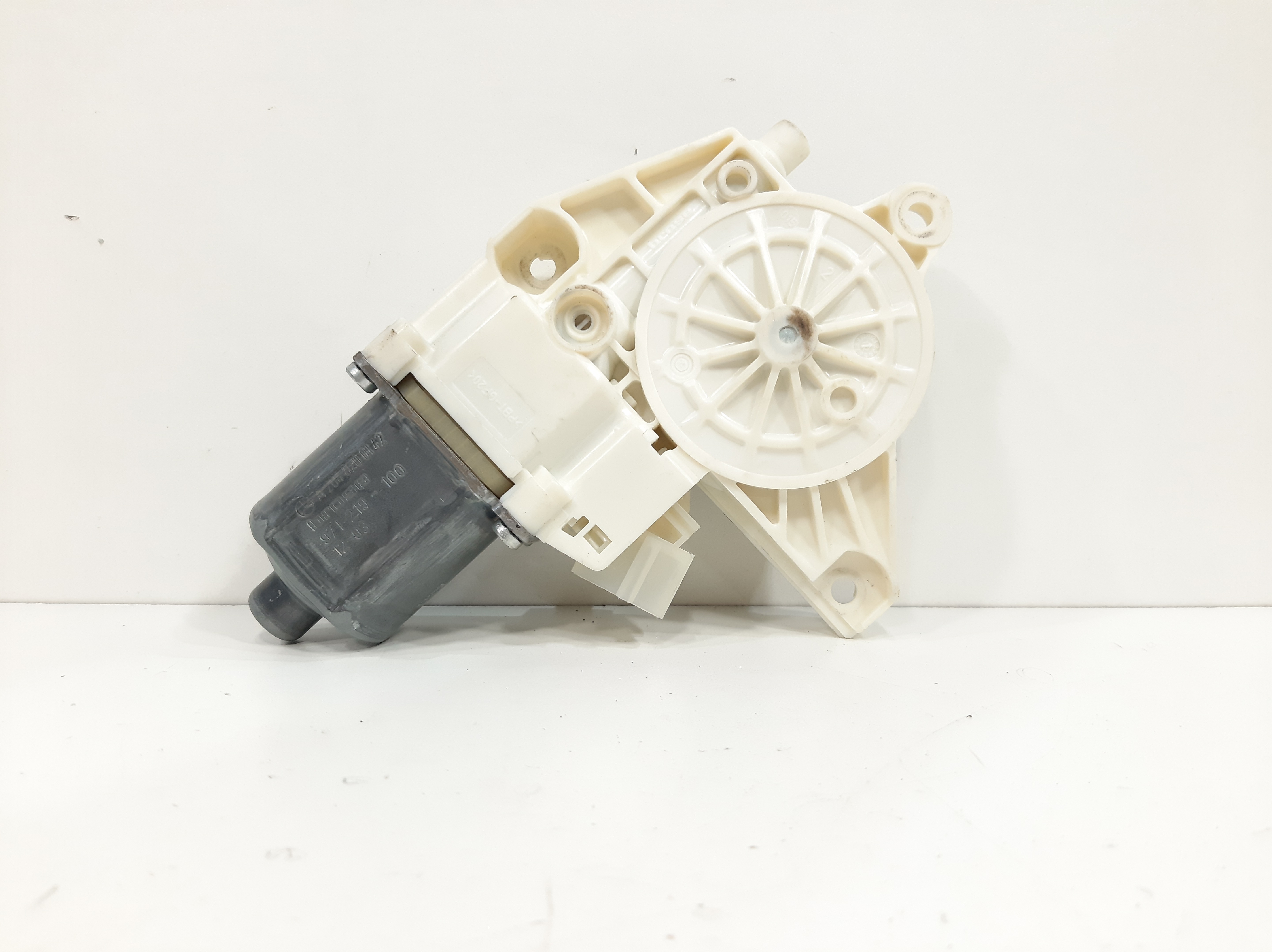 Motor Vidro Elétrico Dianteiro Esquerdo C180 2008 A 2014 4