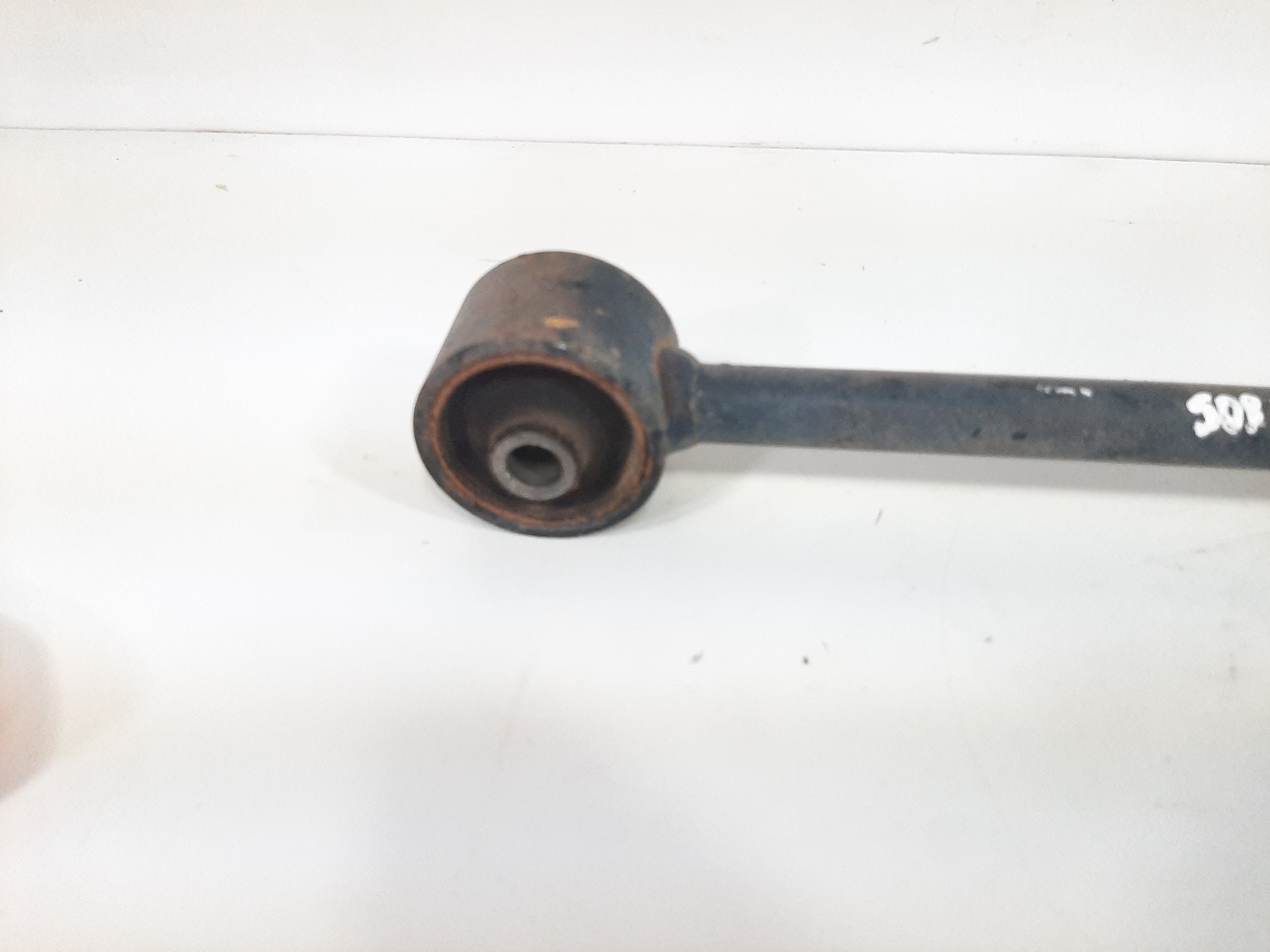 Braço Tirante Traseiro Direito Sorento 2.5d 4×4  2007 A 2009 4