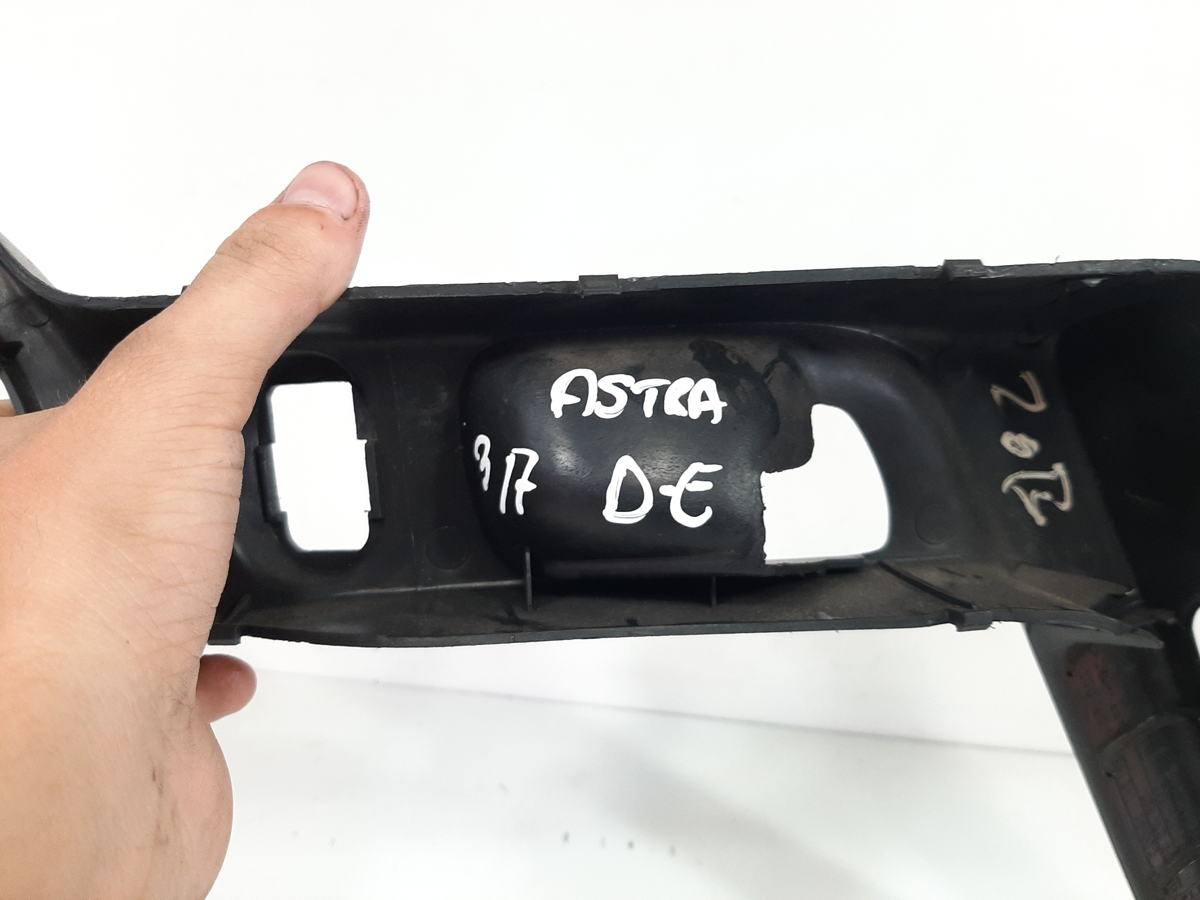 Acabamento forro de porta dianteiro esquerdo Astra 317 8
