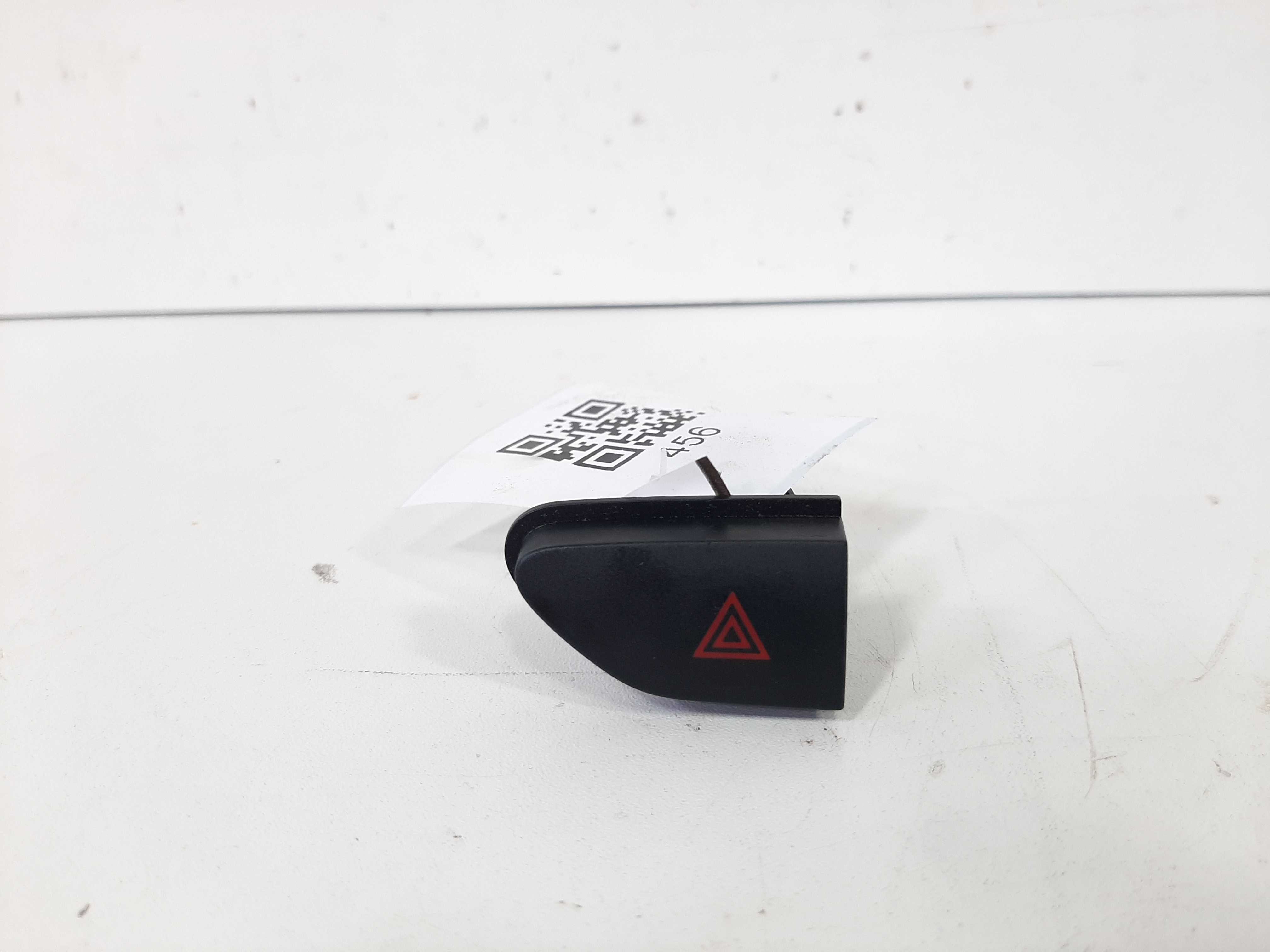 Interruptor Botão Pisca Alerta Renault Oroch 2016 A 2021 1