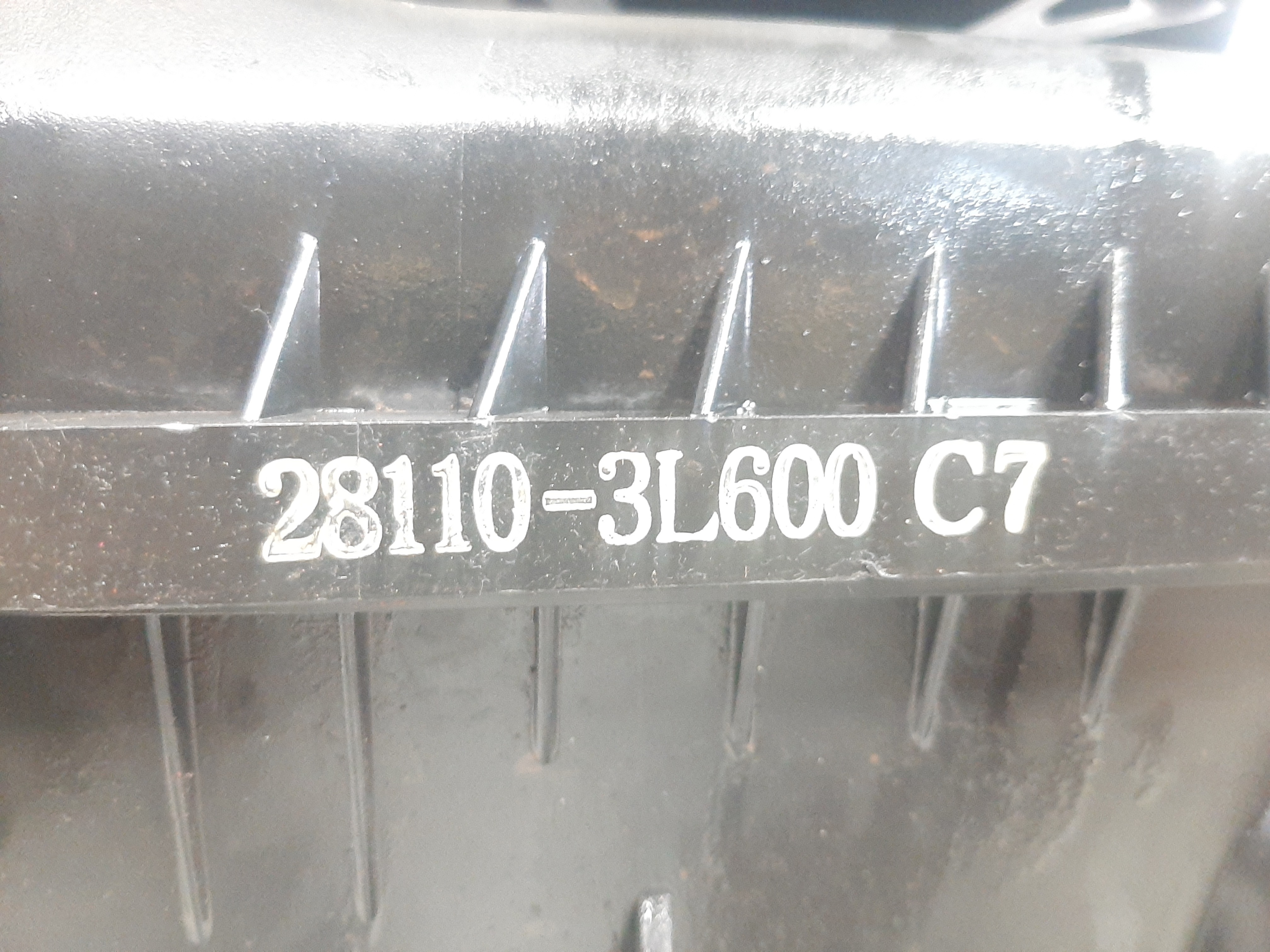 Caixa Filtro Ar Hyundai Azera 3.3 2007 2008 A 2011 C/ Avaria 7