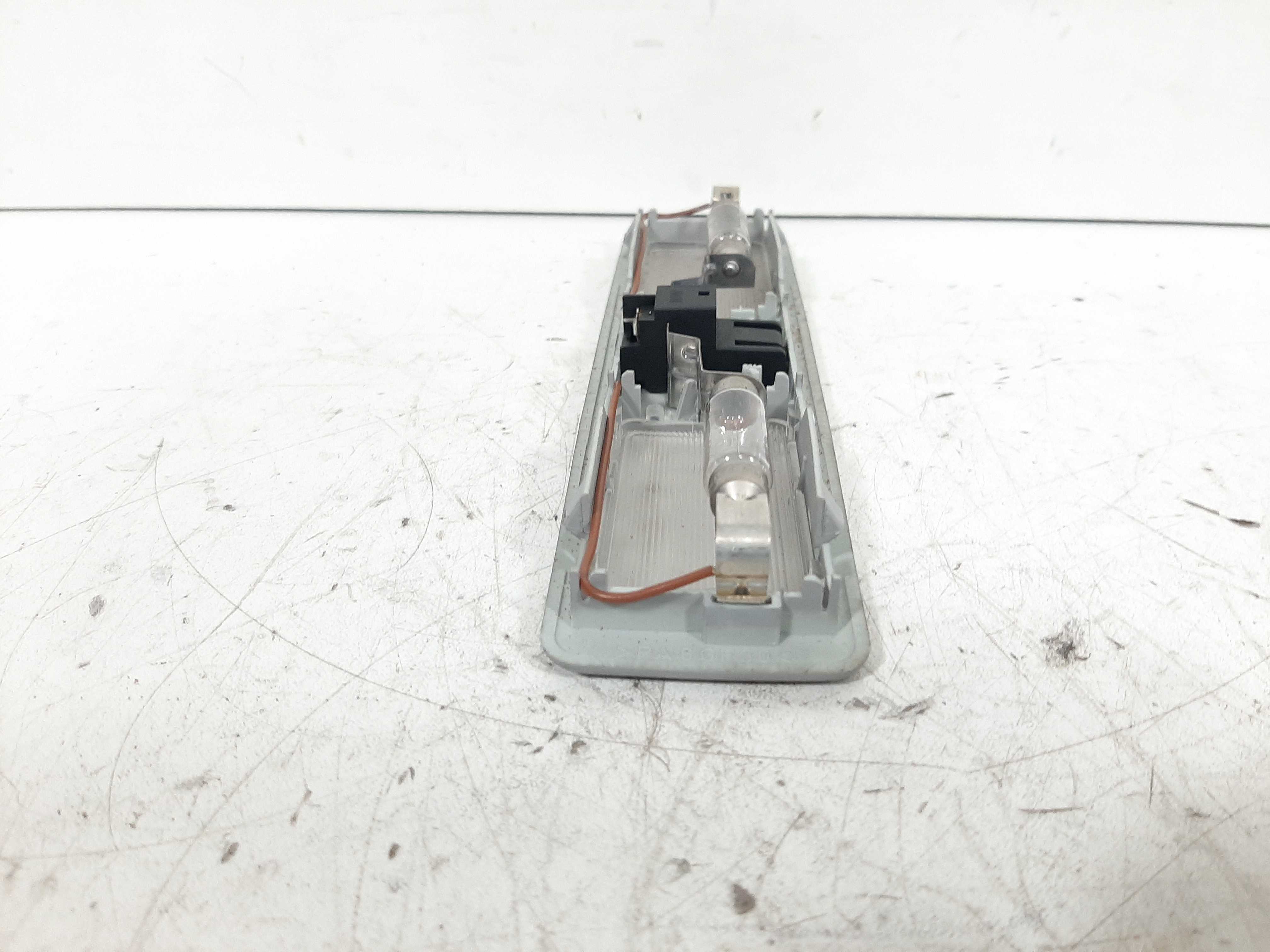 Luz Cortesia Bmw 540i Serie 5 E39 96 97 A 2002 2003 2004 8