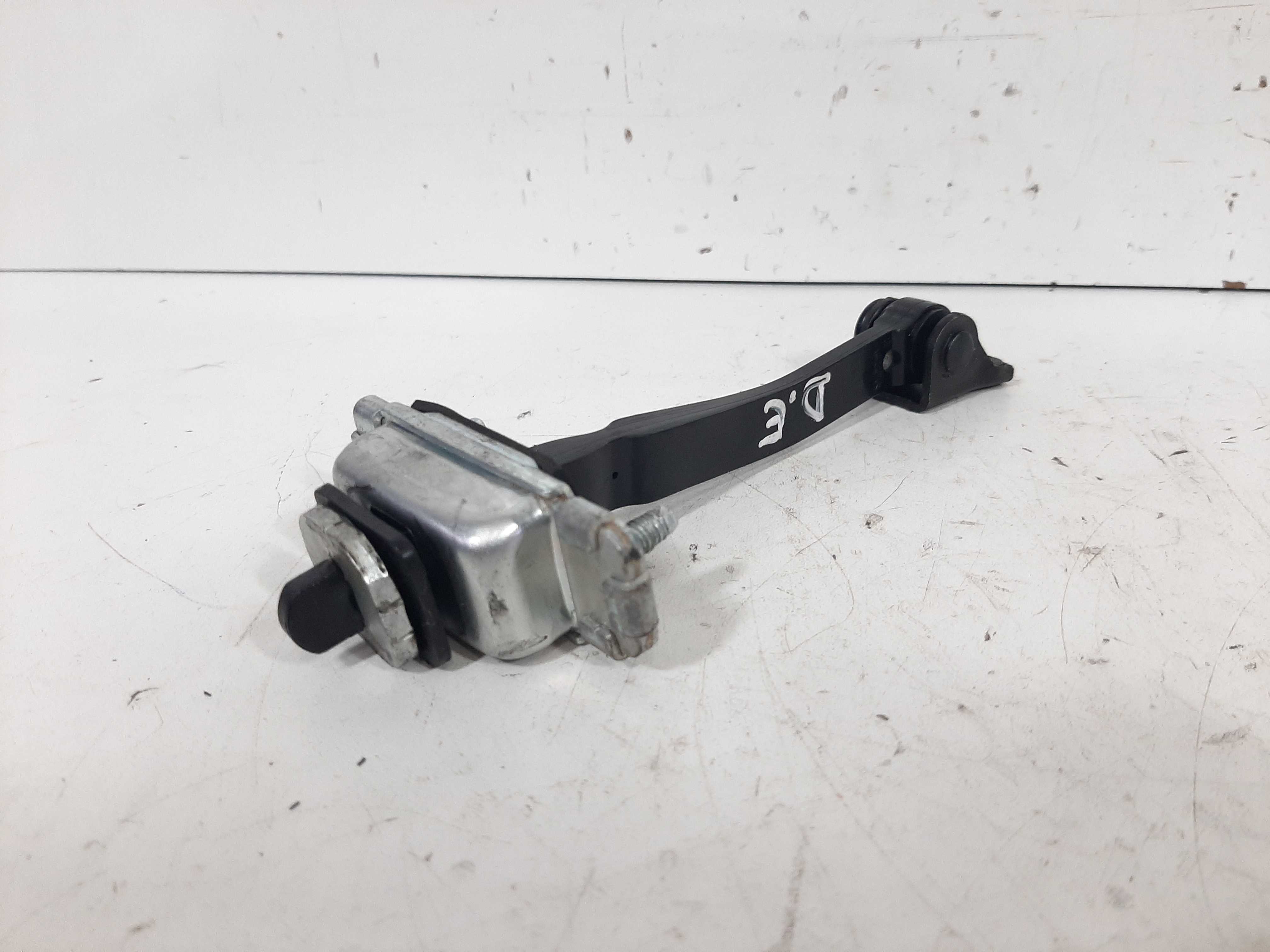 Limitador Porta Dianteira Esquerda Gm Spin 2012 2013 A 2017 4