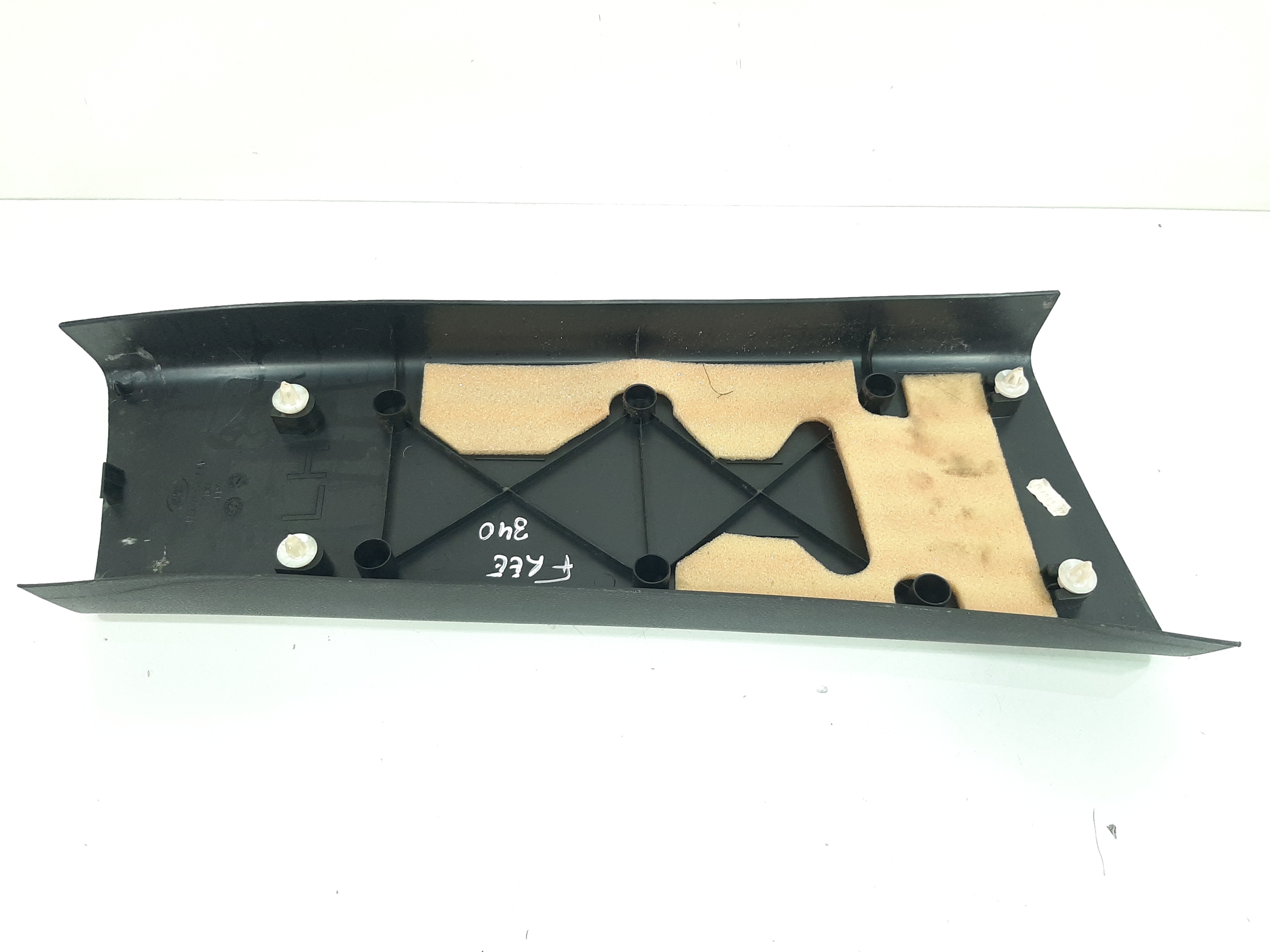 Moldura Coluna Dianteira Esquerda Freelander 2 2007 A 2012 1