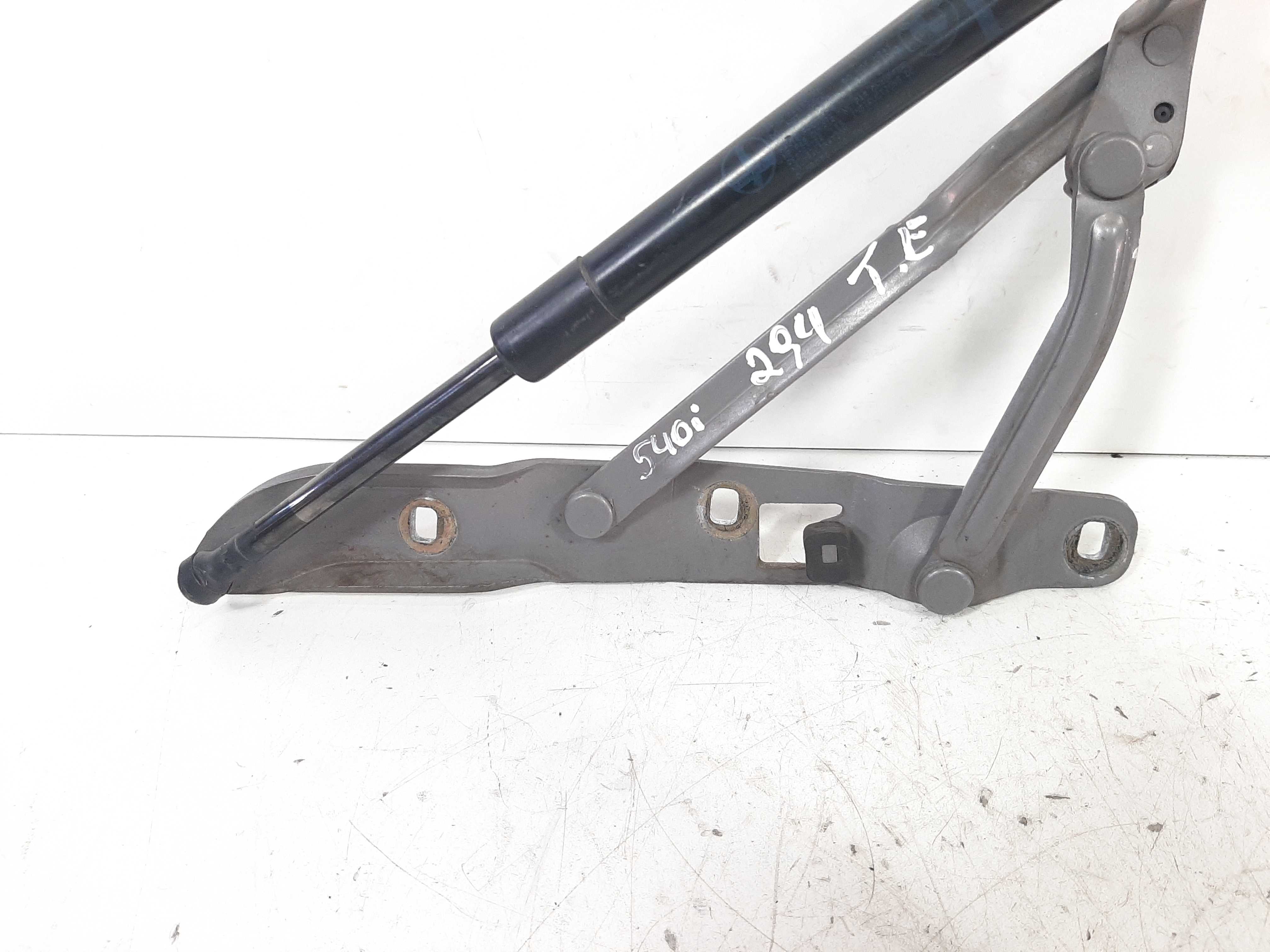 Dobradiça Tampa Traseira Esquerda Bmw 540i 96 97 A 2004 9