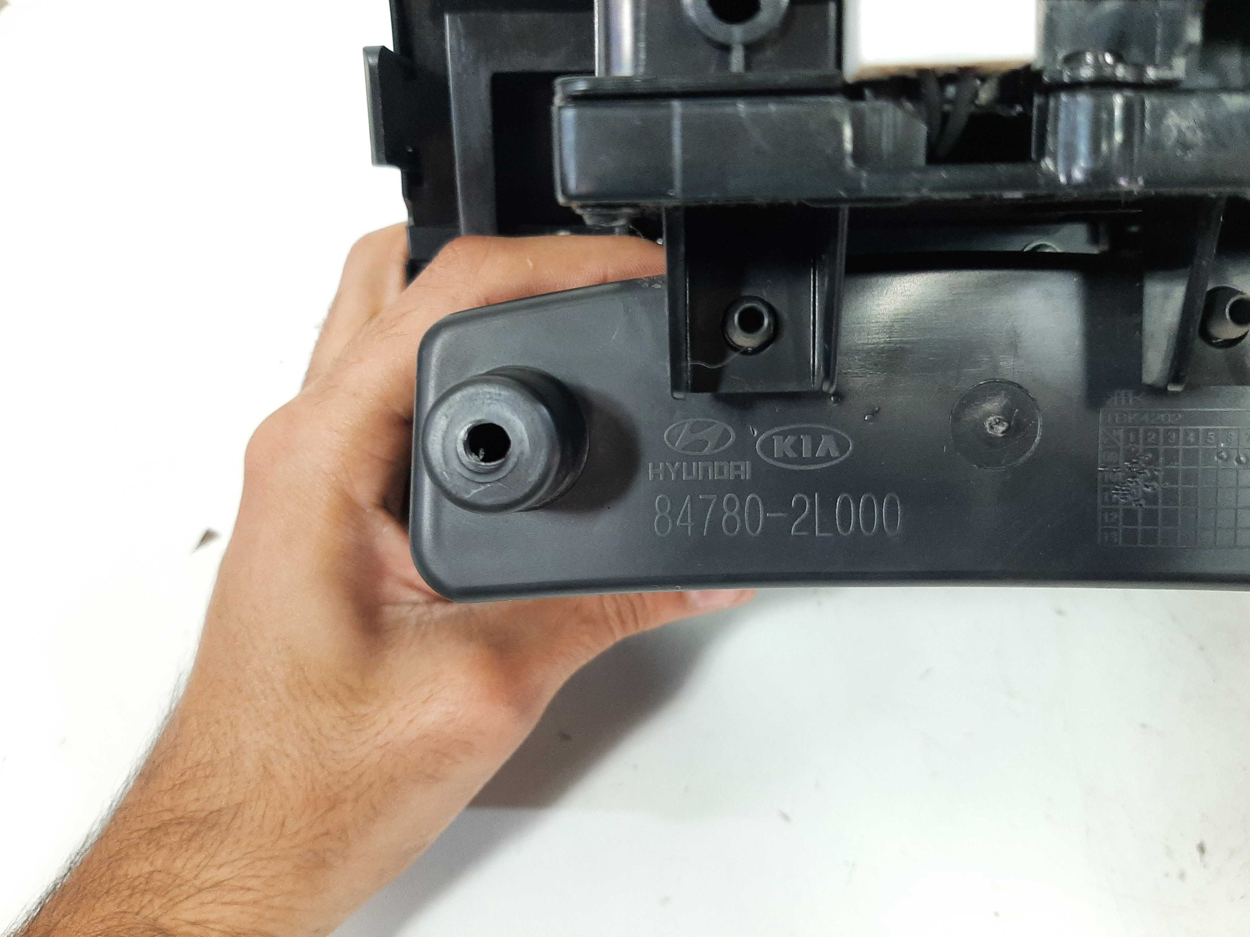 Porta Objeto Painel Hyundai I30 2009 2010 2011 2012 C/avaria 3