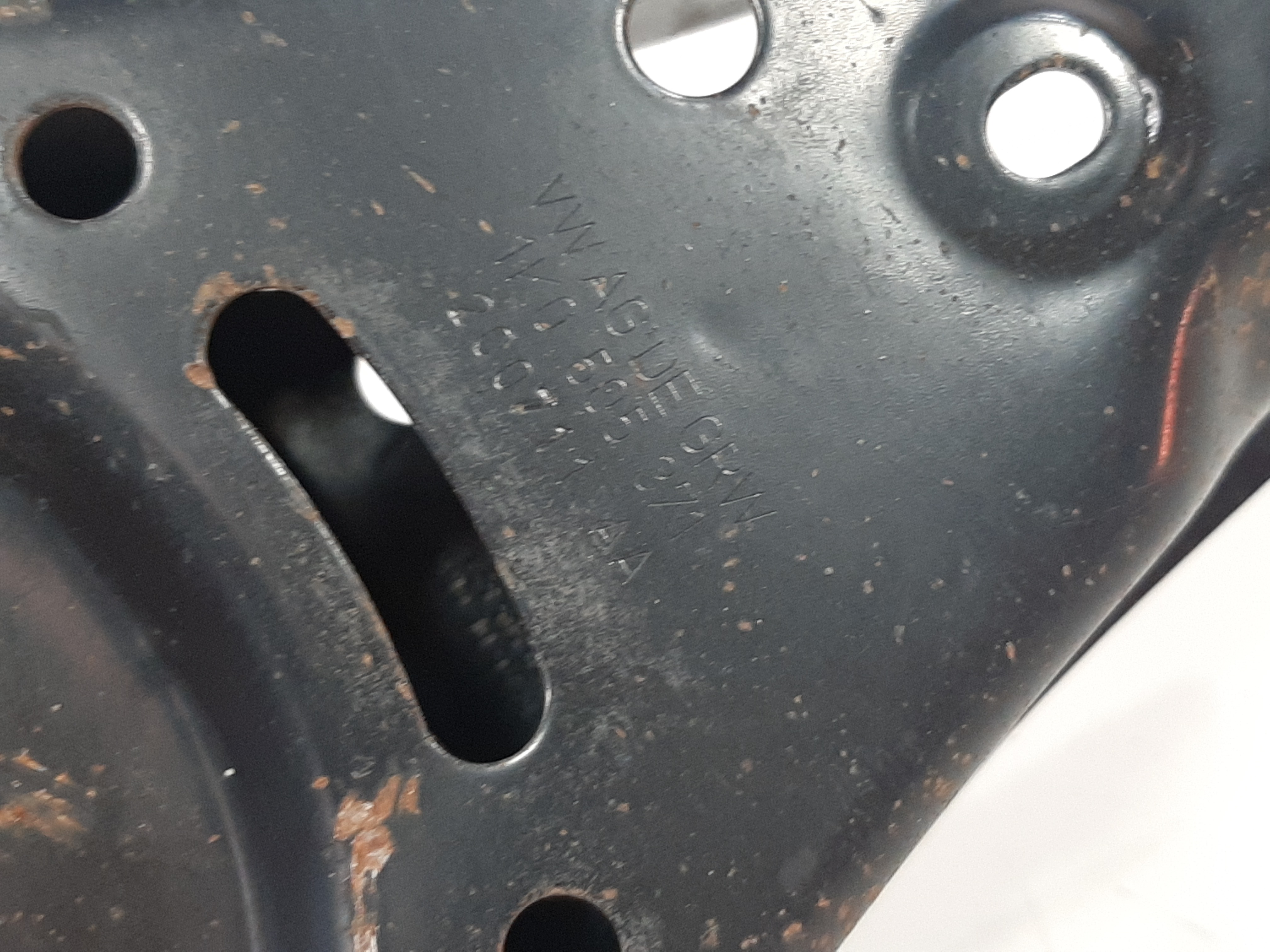 Bandeja Traseira Direita Vw Tiguan 2012 2013 2014 A 2017 8