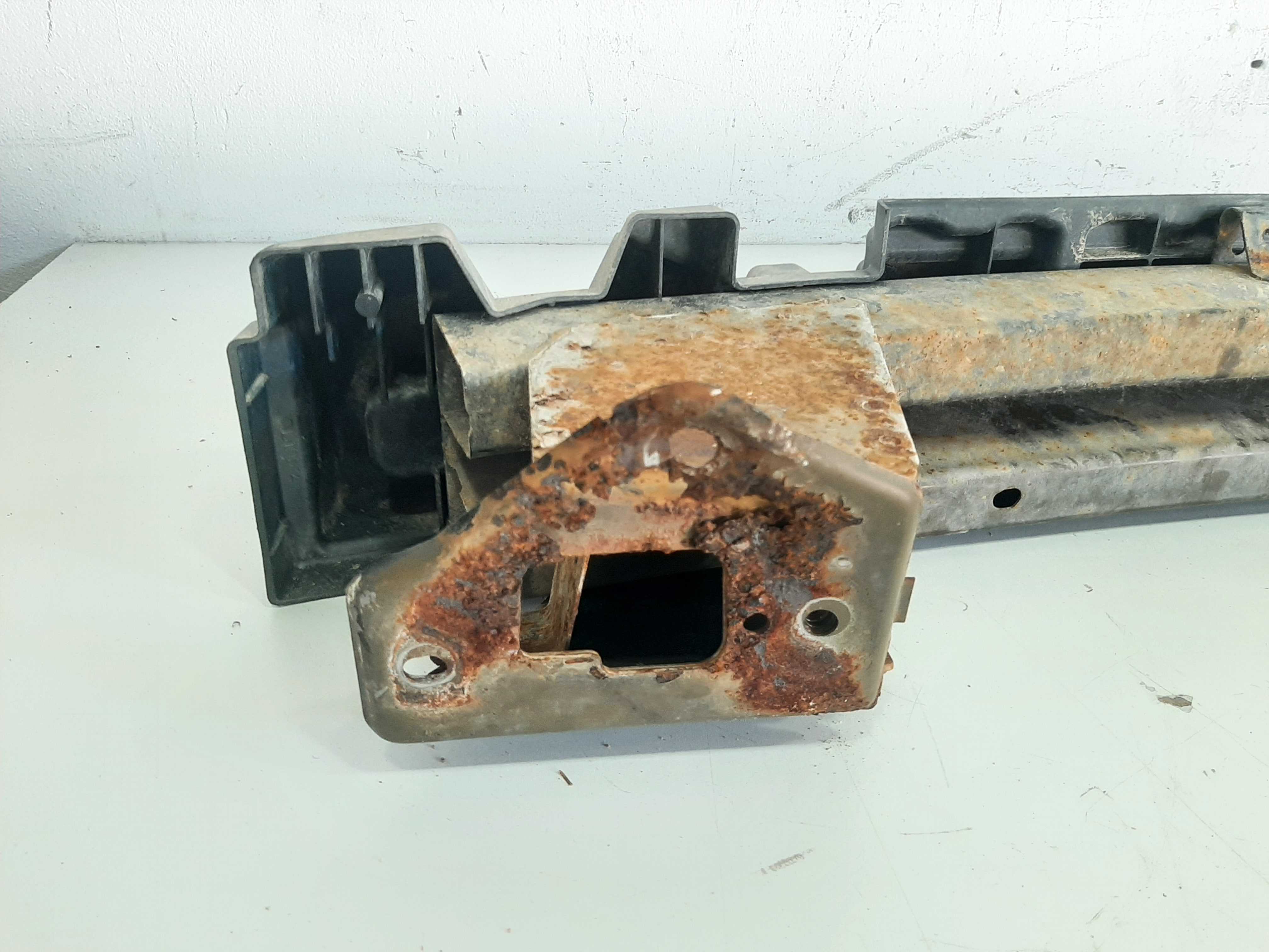 Alma Traseira Com Guia Parachoque Ford Fusion 2006 A 2012 4