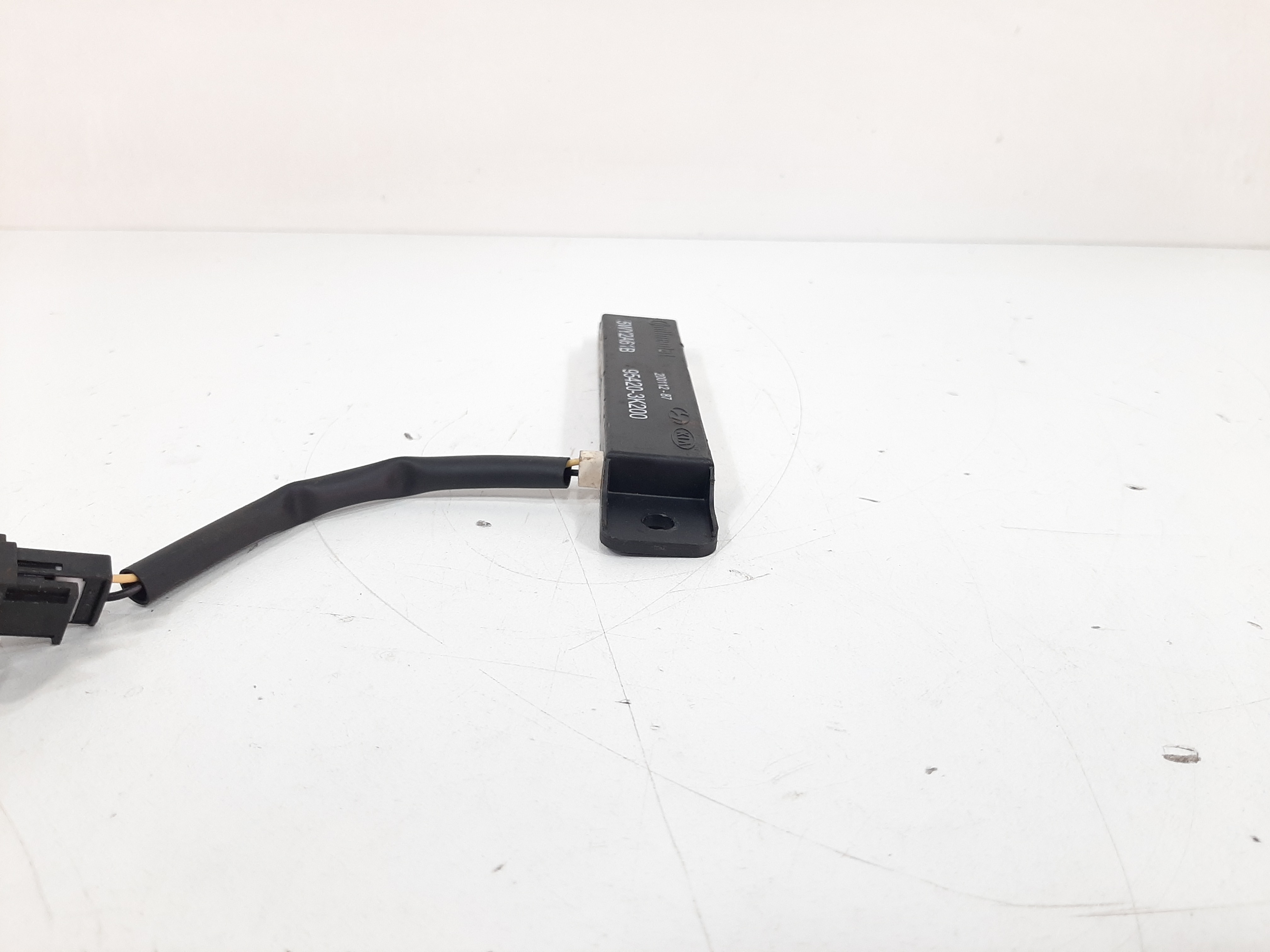 Módulo Antena Keyless Hyundai Veloster 2012 2013 5wy2a61b 4