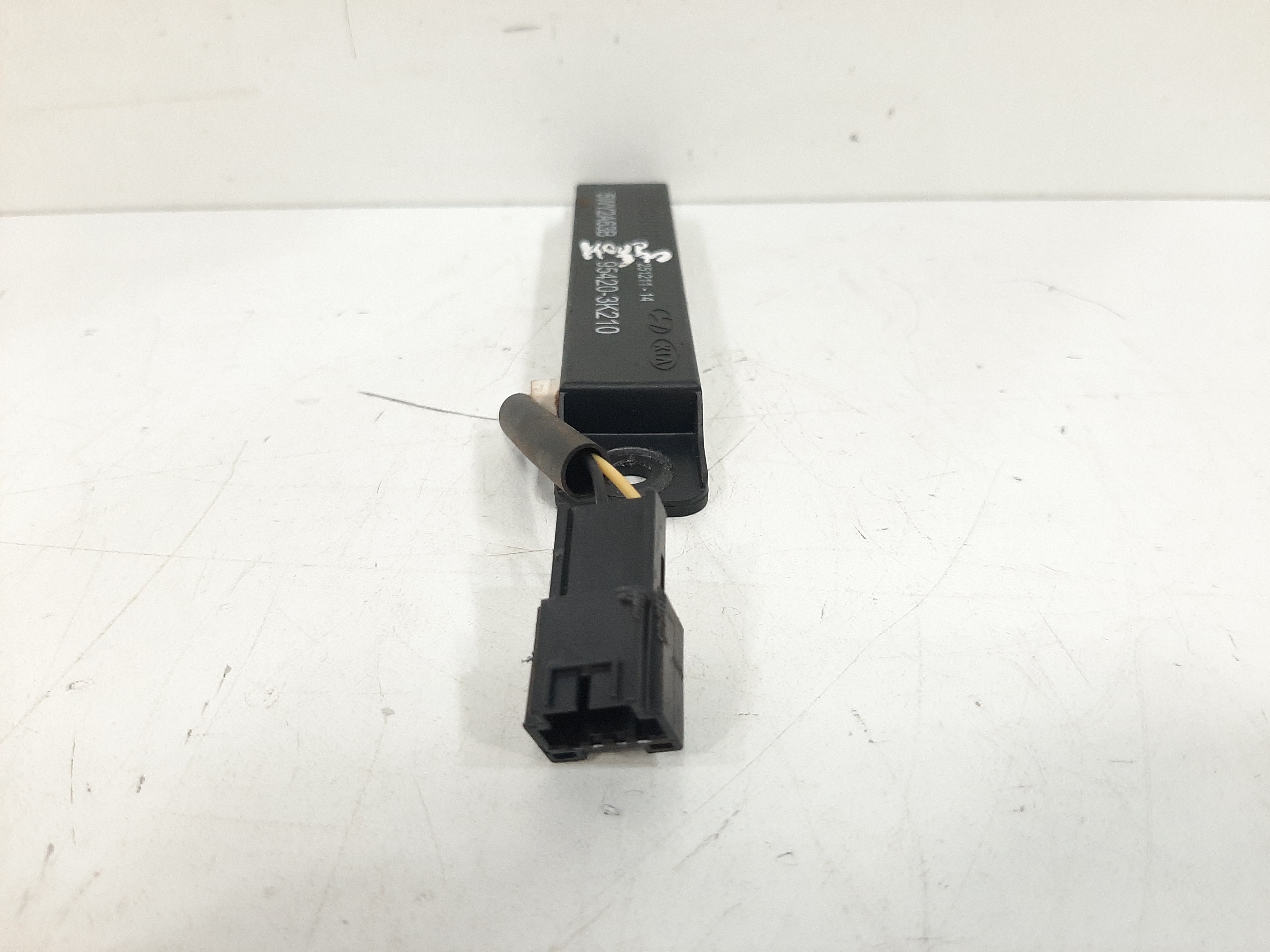 Sensor Antena Kia Cerato Koup 2.0 2011 A 2013 954203k210 6