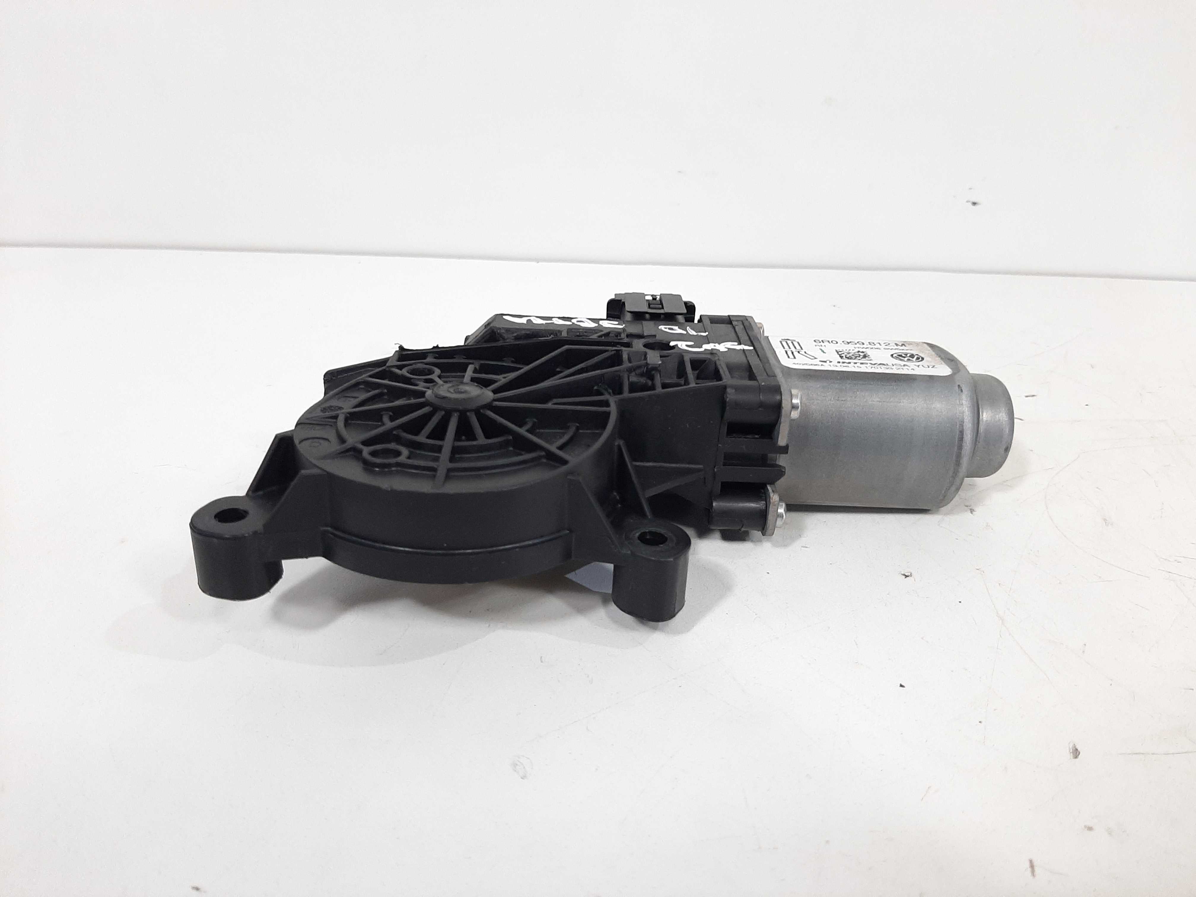 Motor Vidro Elétrico Traseiro Direito Vw Jetta 2011 A 2018 4