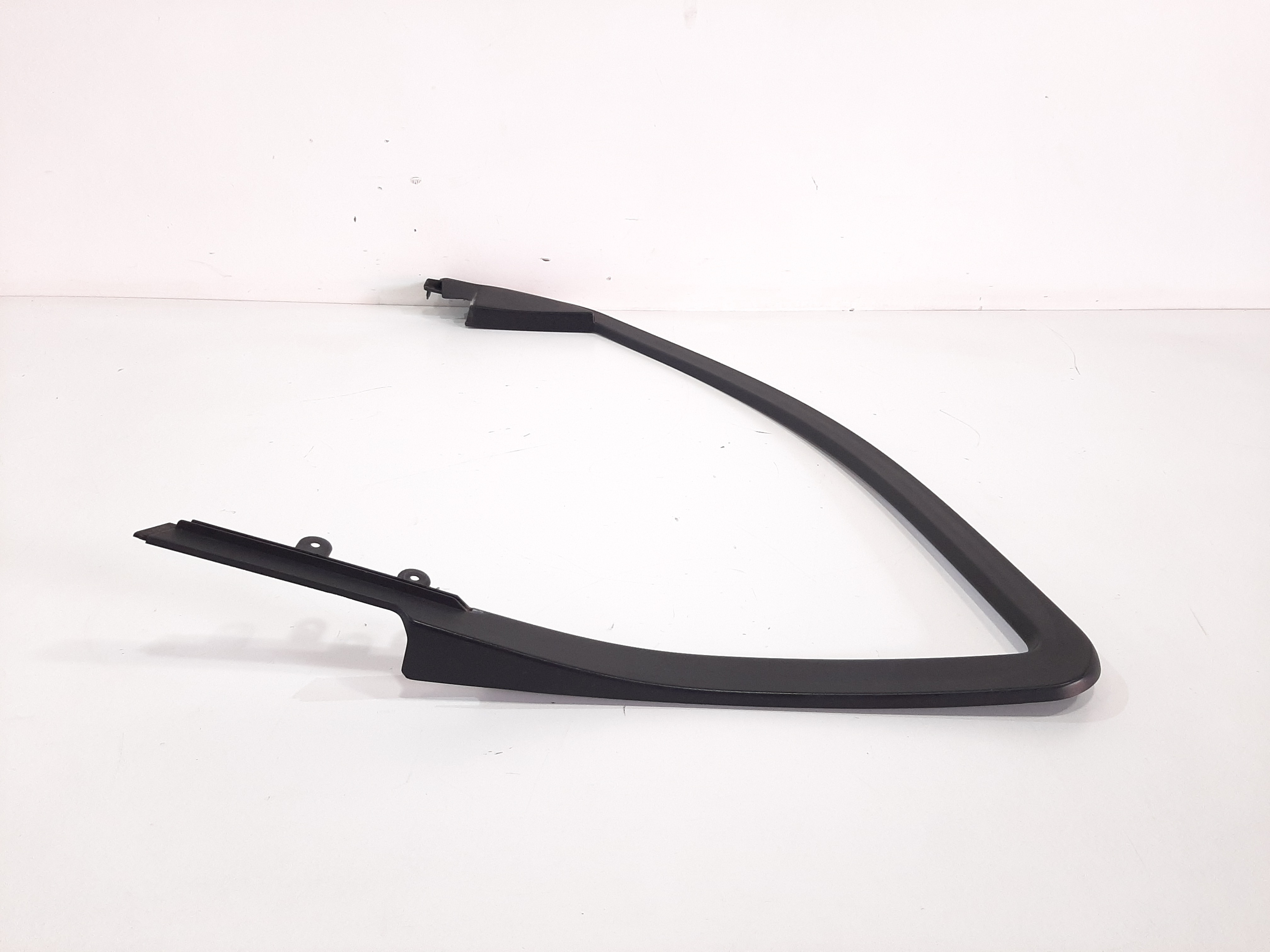 Moldura Arco Porta Dianteira Direita Freemont 2012 A 2016 2