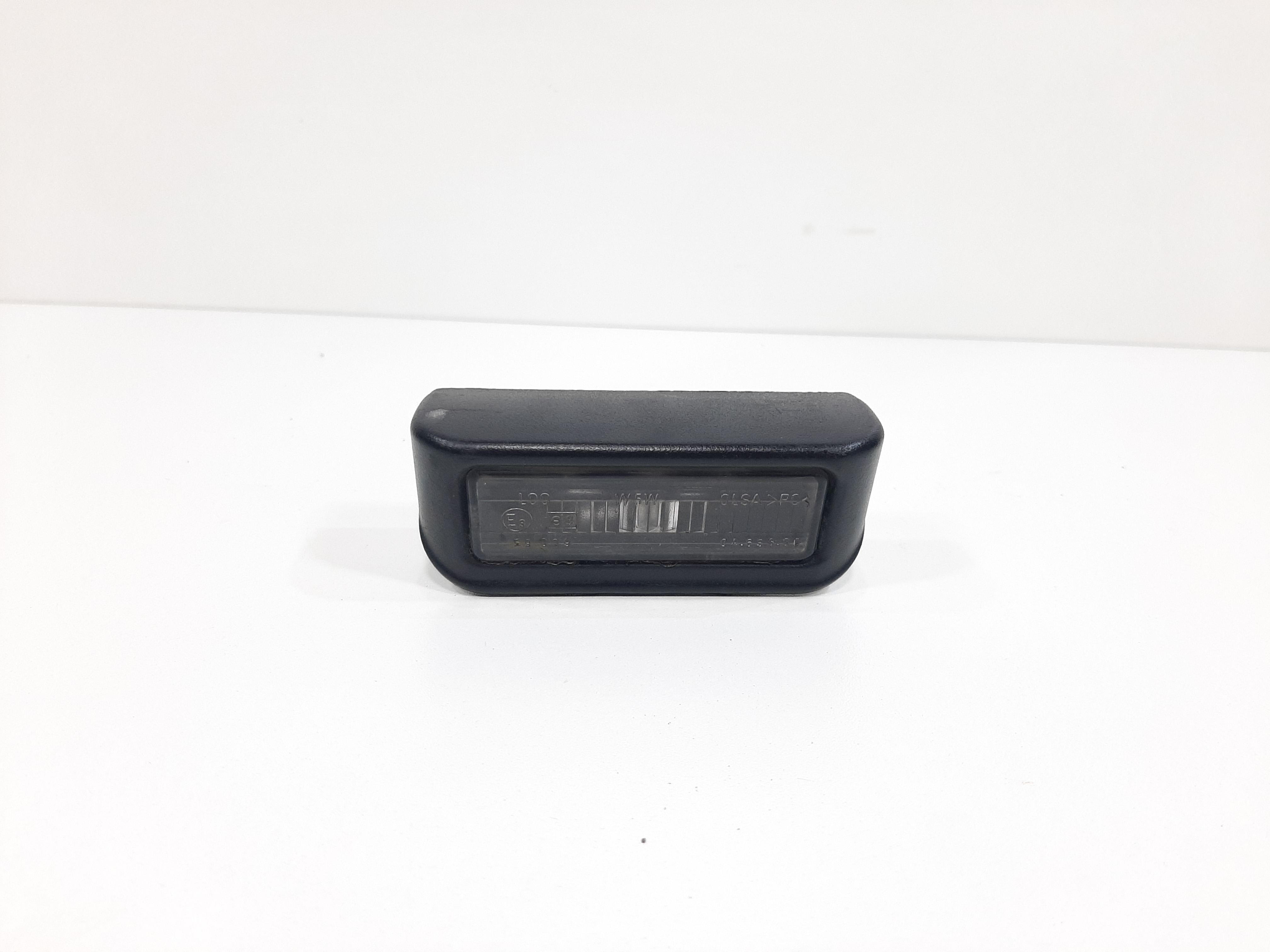 Luz Placa Fiat Uno Vivace Fiorino Doblo 46834518 0463600 2
