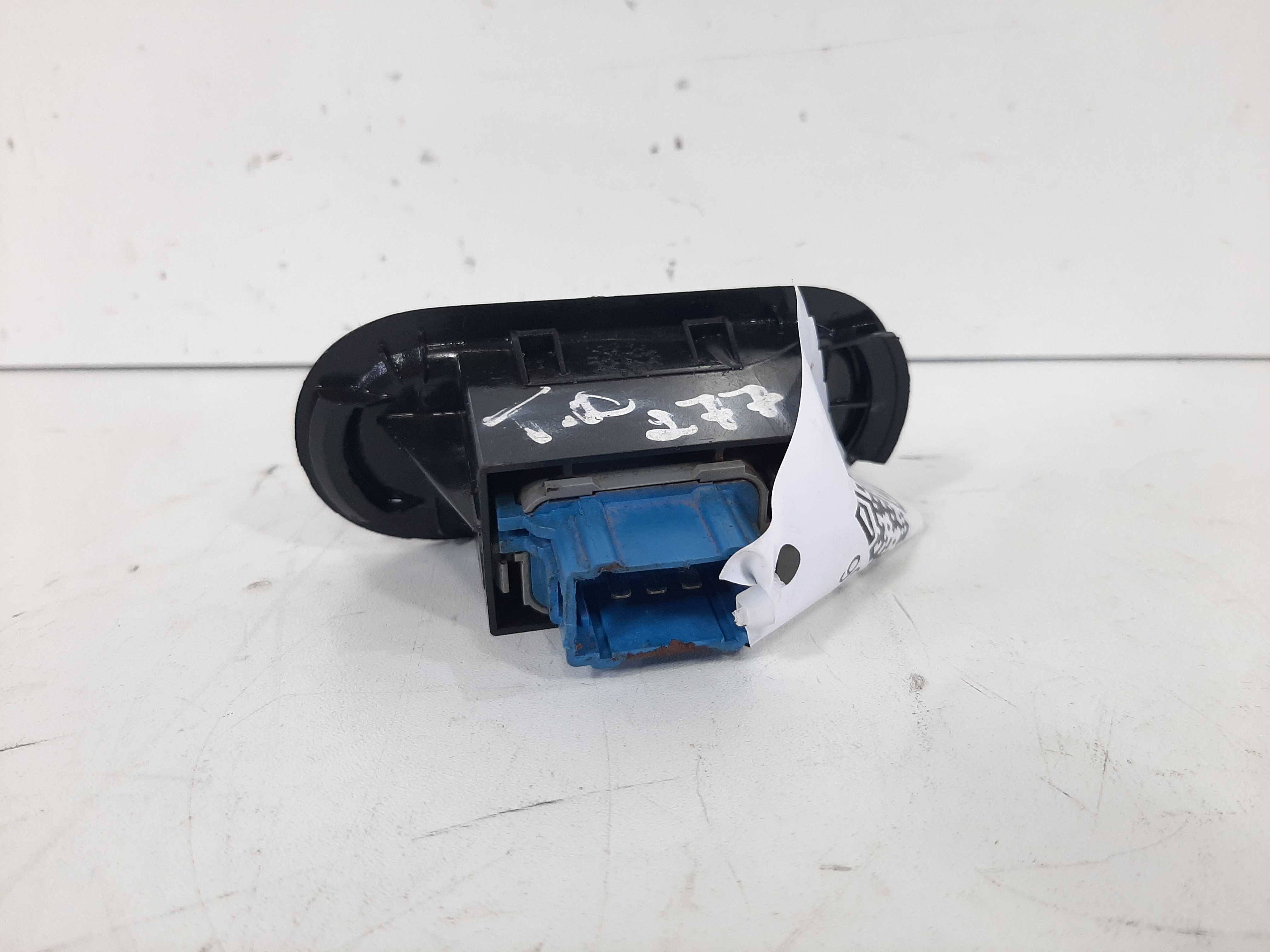 Botão Comando Vidro Traseiro Direito Duster 2011 2012 A 2018 6
