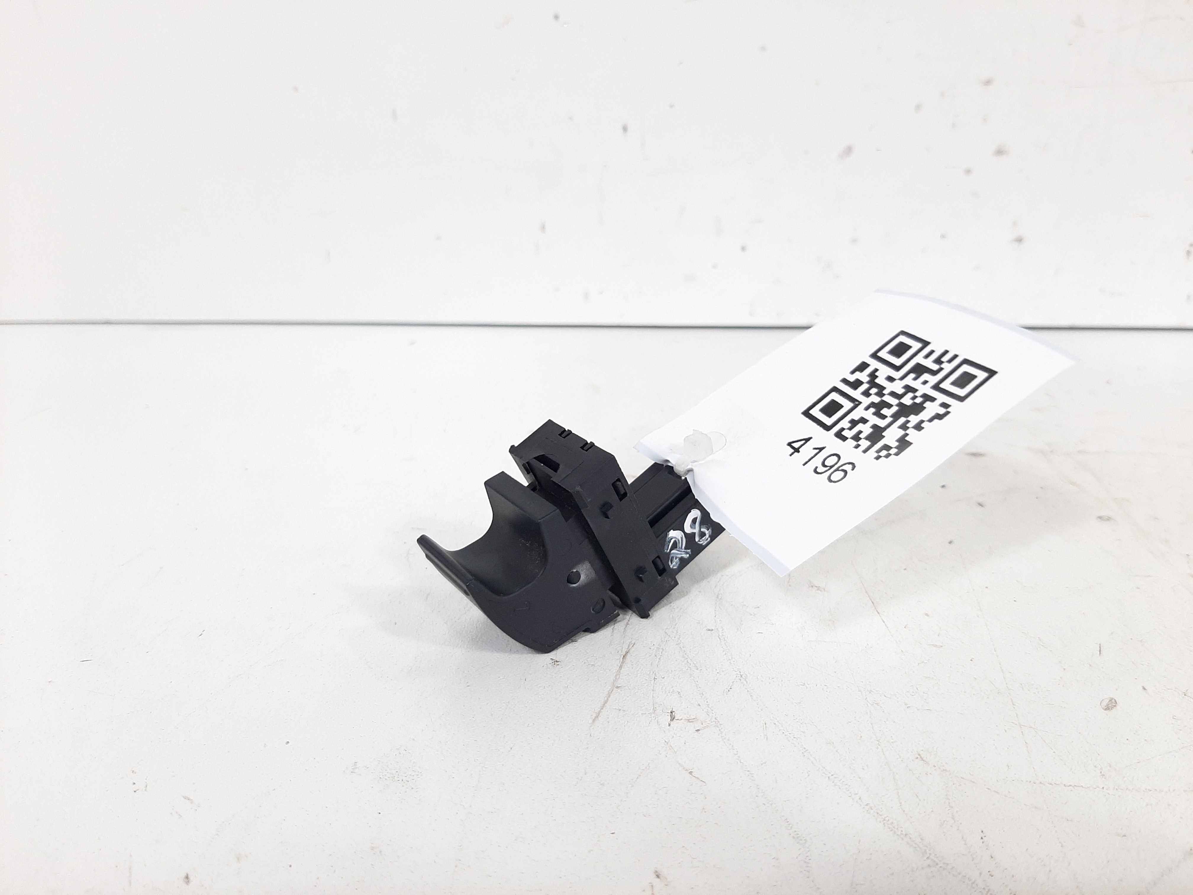 Botão Comando Vidro Traseiro Direito Vw Jetta 2016 2017 2018 3