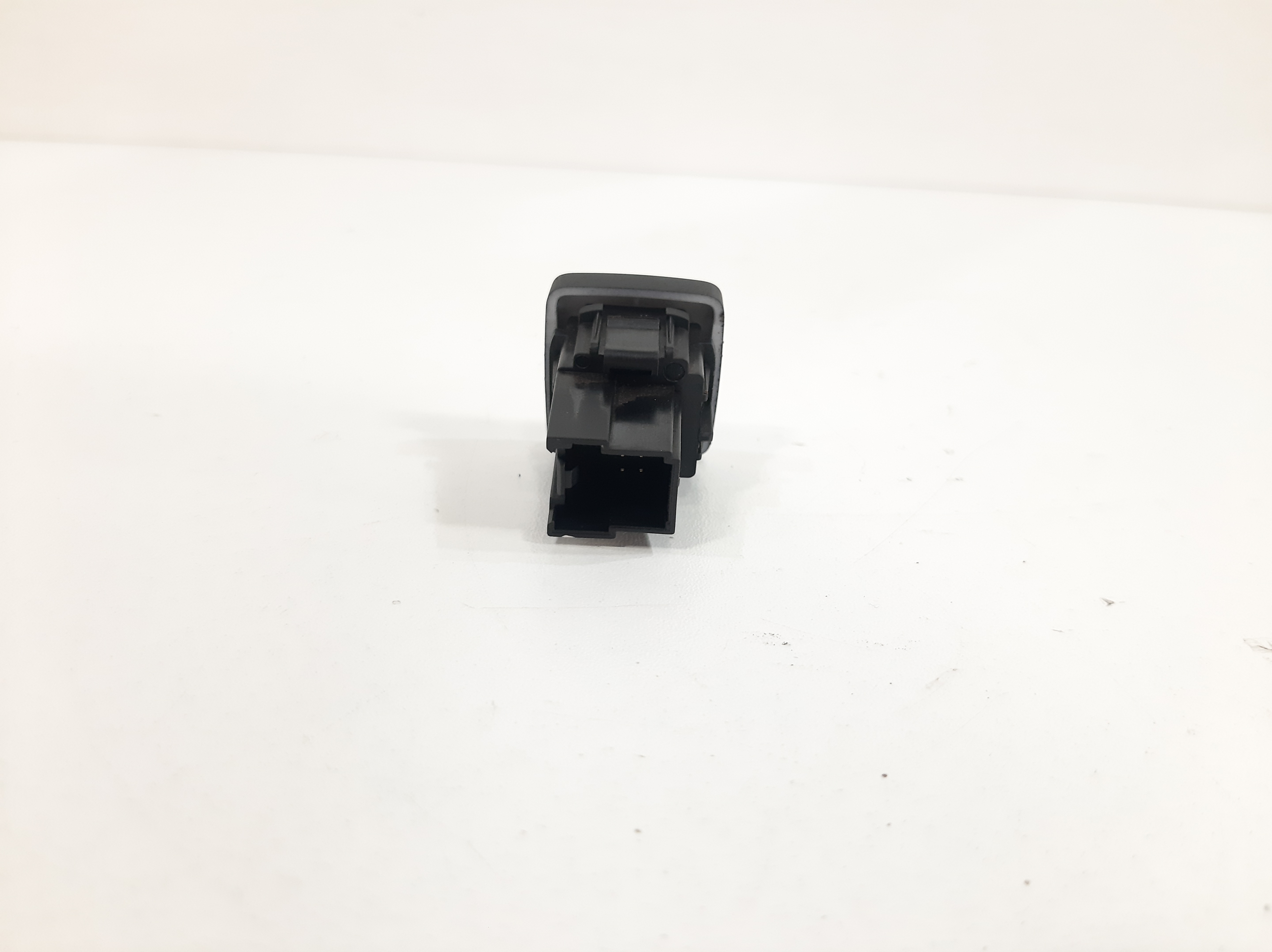 Botão Comando Abertura Porta Malas Ford Fusion 2014 A 2019 4