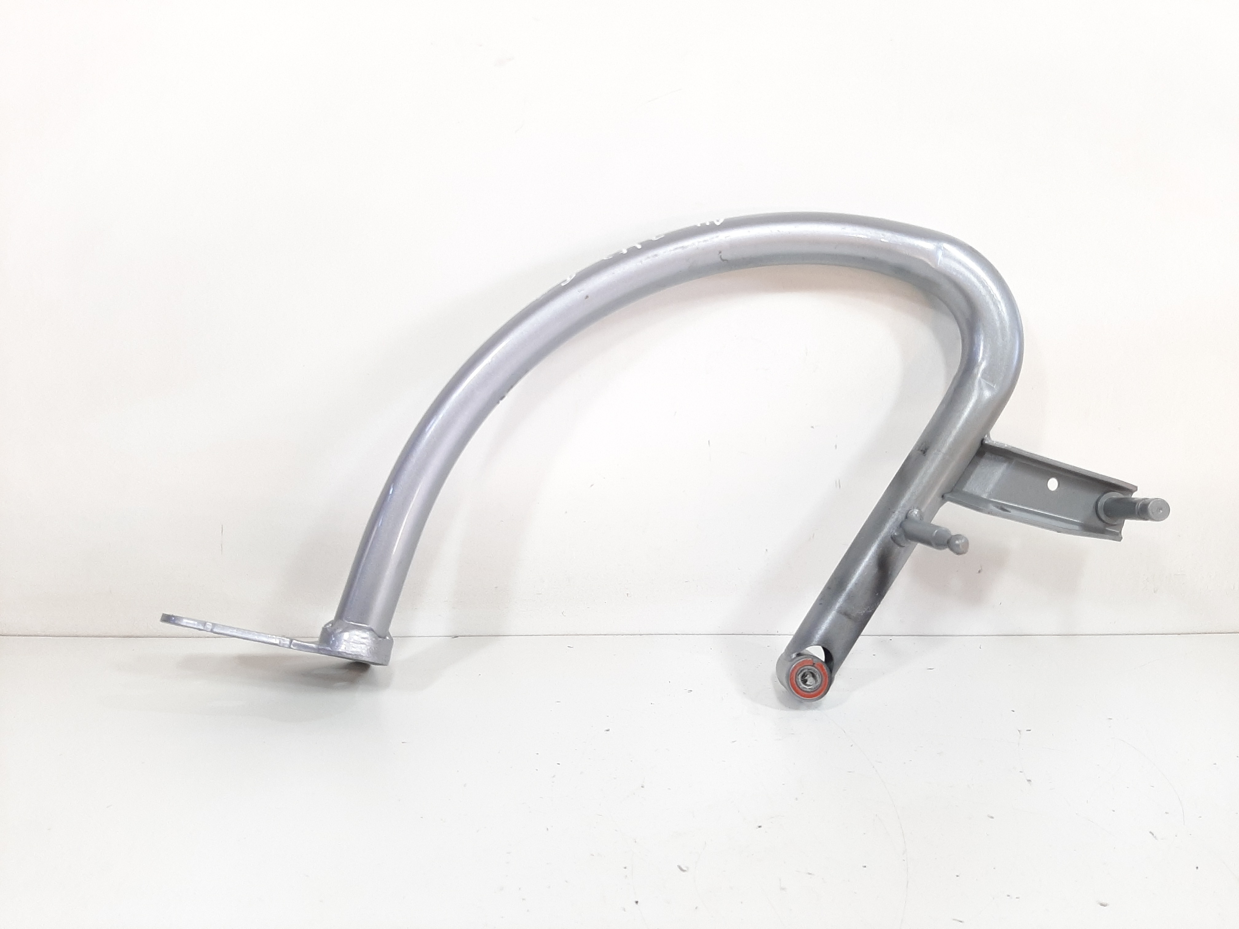 Dobradiça Esquerda Porta Malas Audi A4 2013 2014 2015 2016 1