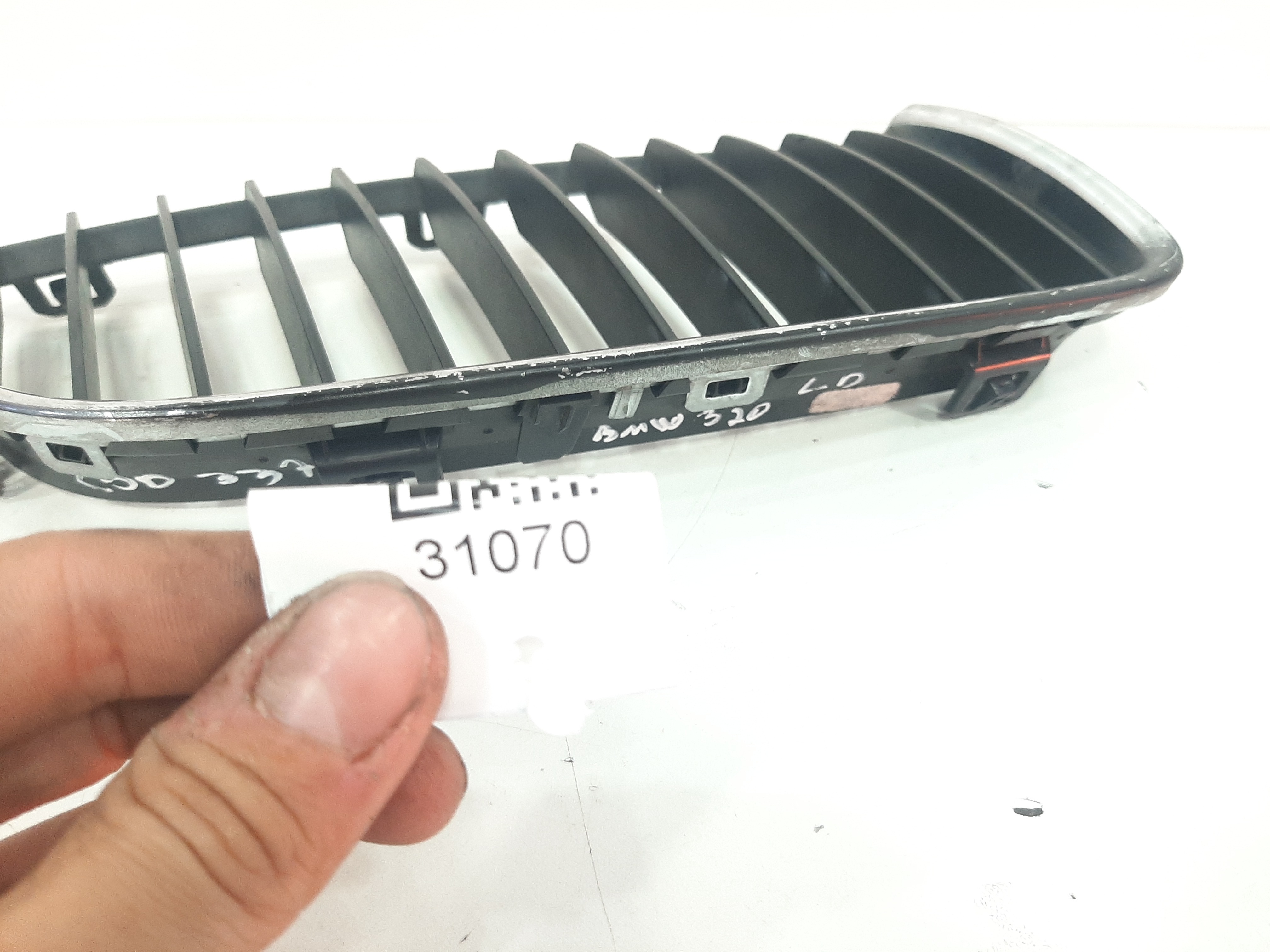 Grade Dianteira Direita Parachoque Bmw 320i 2006 2007 A 2012 4