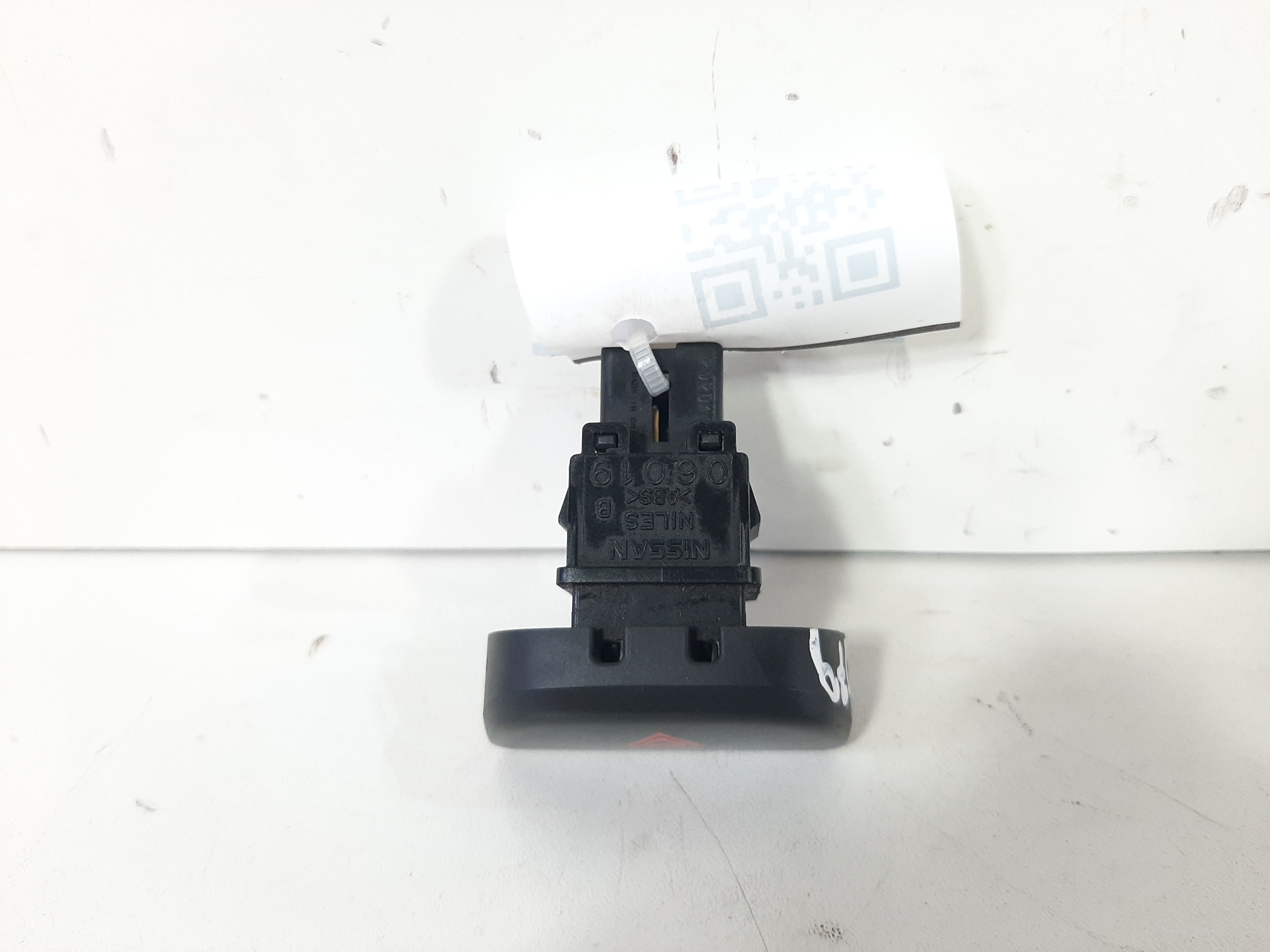 Botão Interruptor Pisca Alerta Nissan   11 A 2018 5
