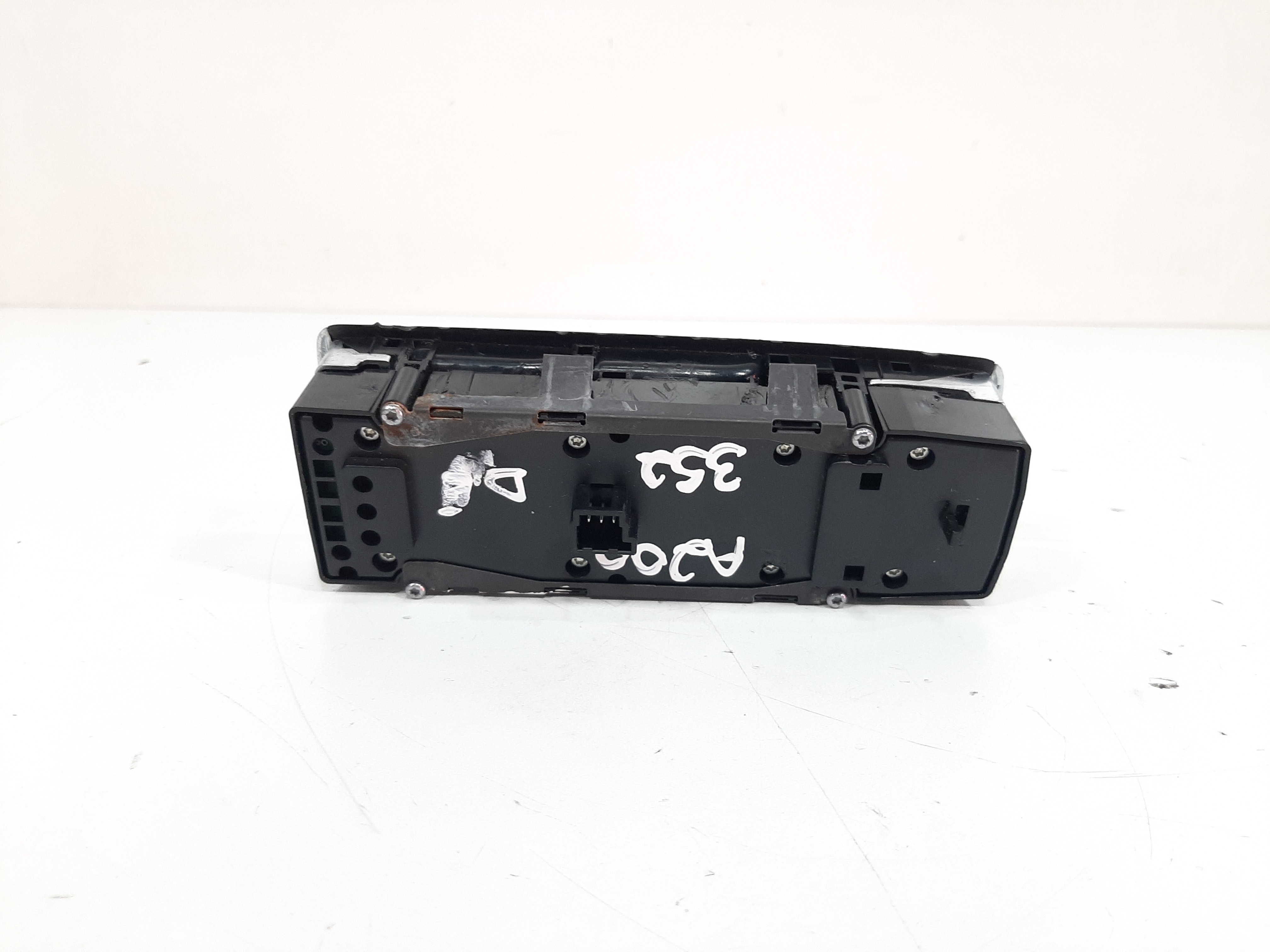 Comando Vidro Elétrico Dianteiro Esquerdo A200 W176 13 A 18 2