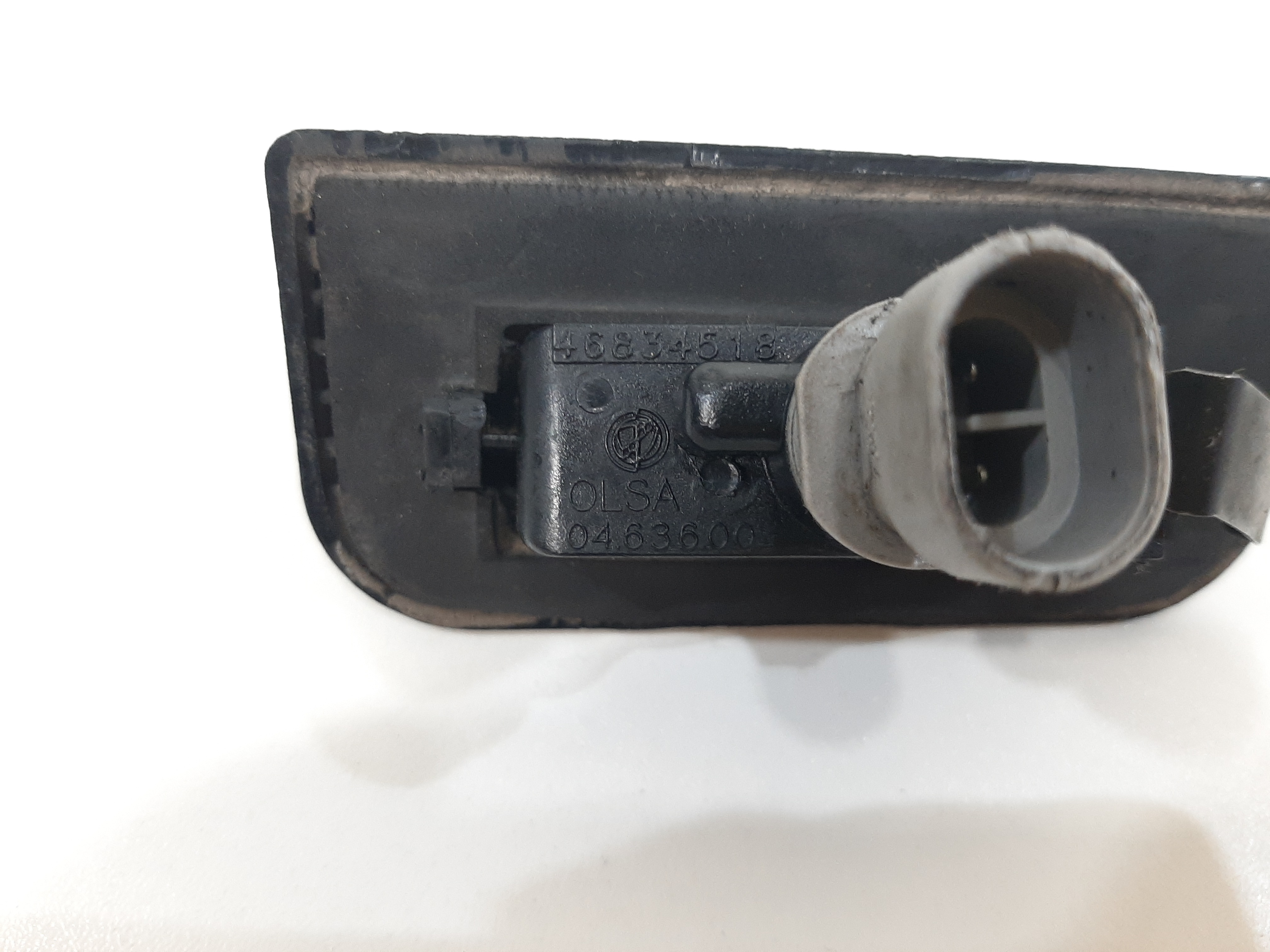 Luz Placa Fiat Uno Vivace Fiorino Doblo 46834518 0463600 5