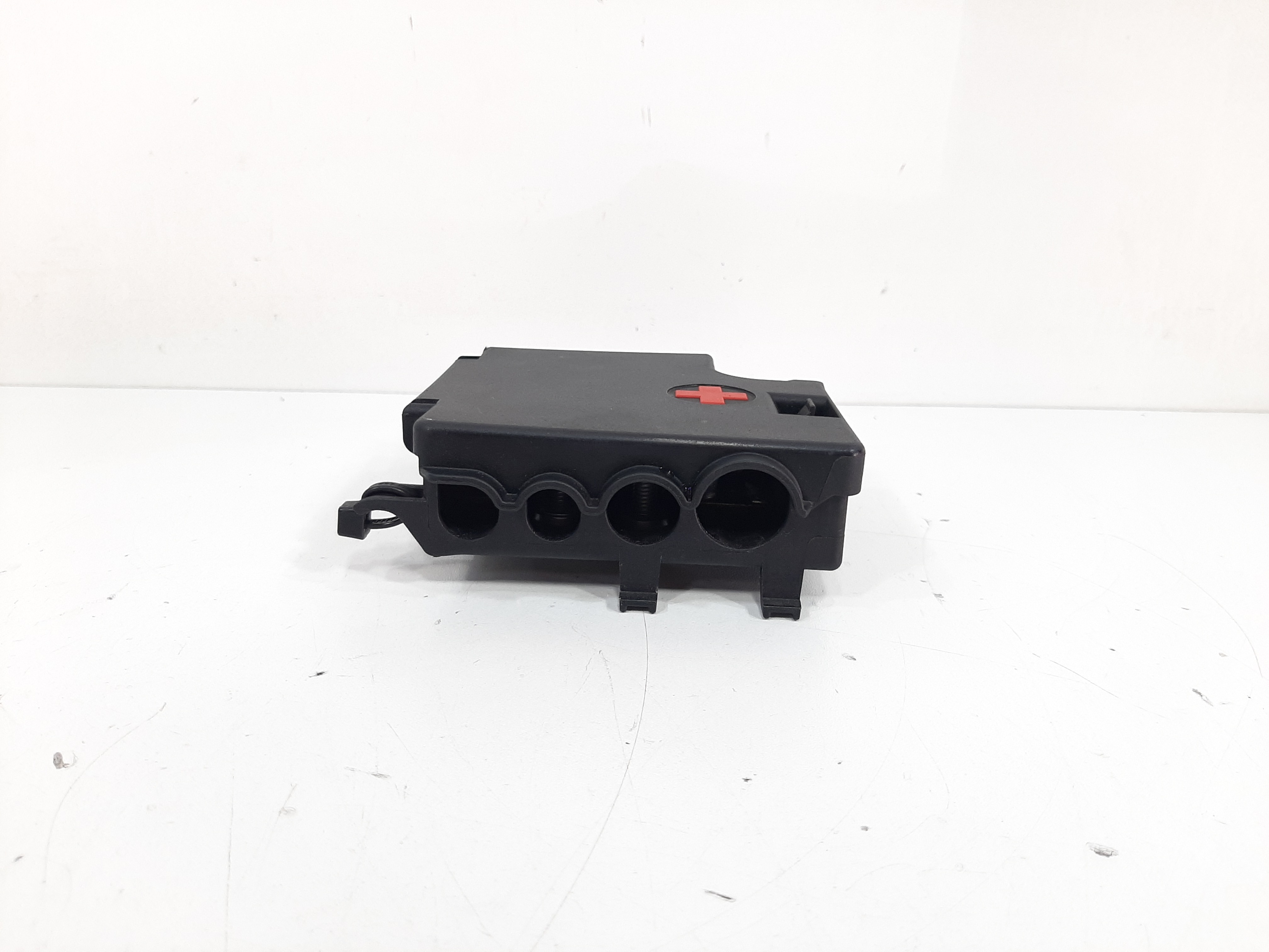 Caixa Fusível Bateria Positivo Audi A4 1.8 2013 2014 2015 3