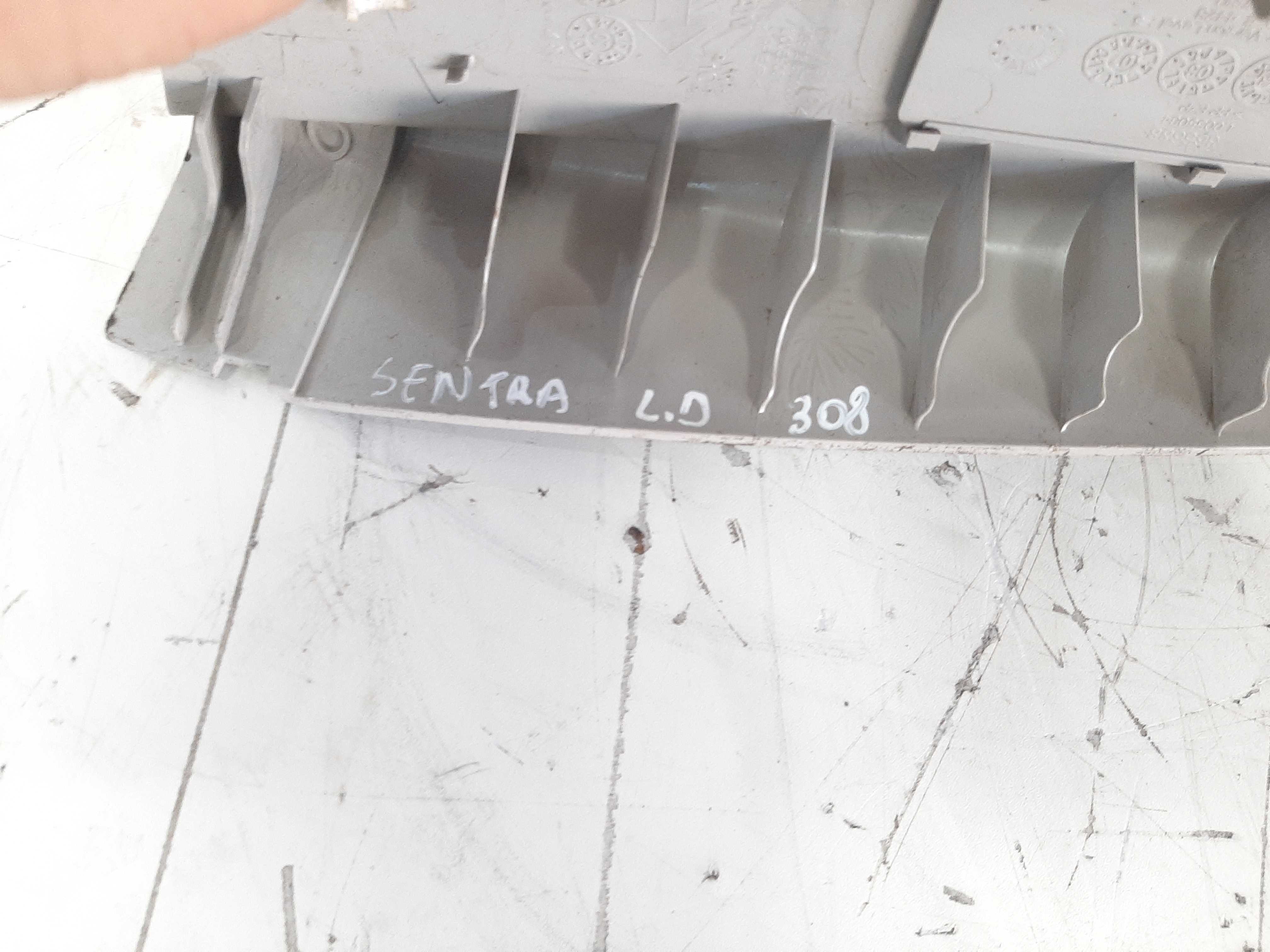 Acabamento Direito Superior Coluna Nissan Sentra 2008 A 2013 3