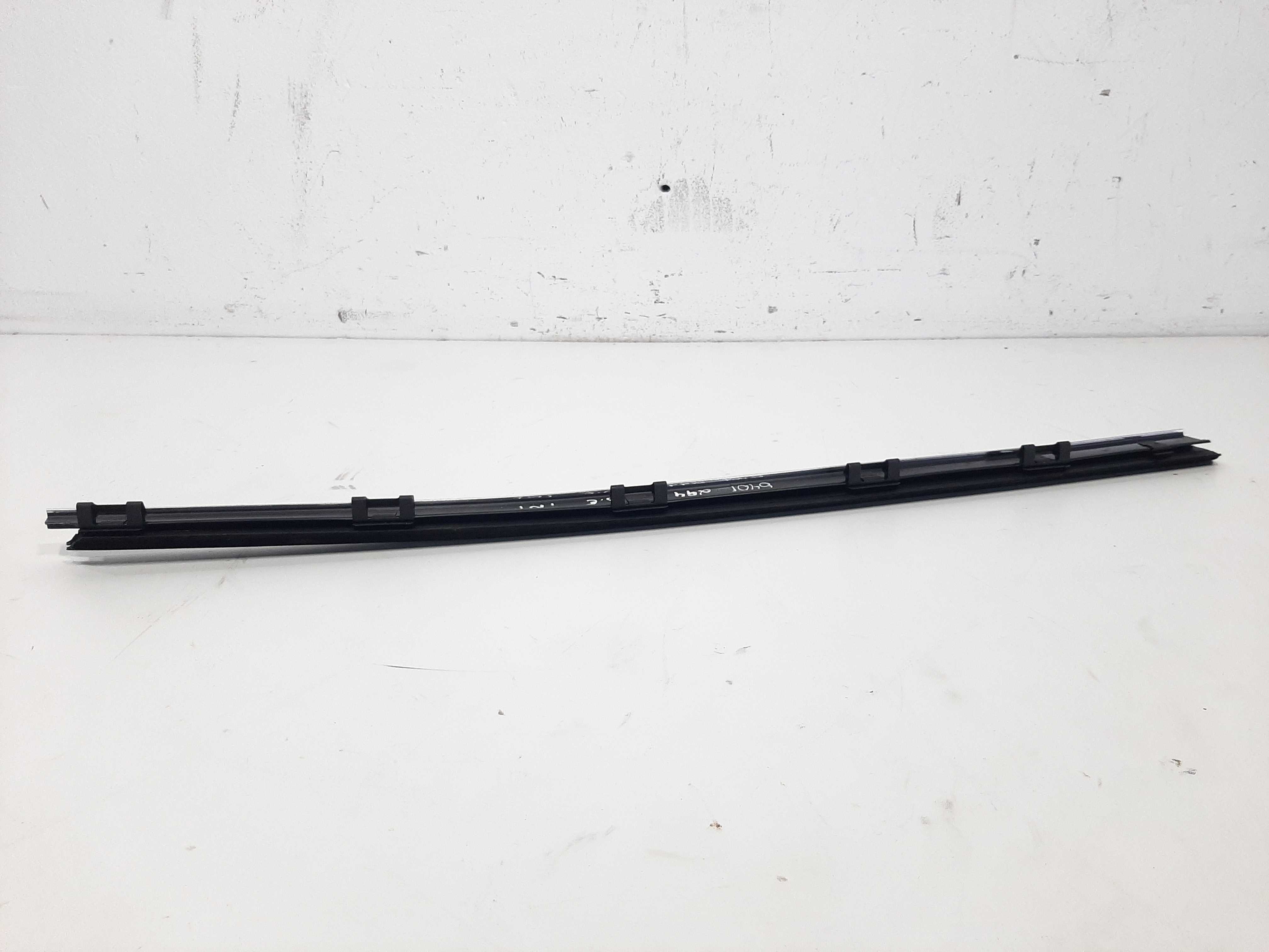 Friso Porta Interno Dianteiro Esquerdo Bmw 540i 1999 A 2004 Preto Com Detalhe Cromado 6