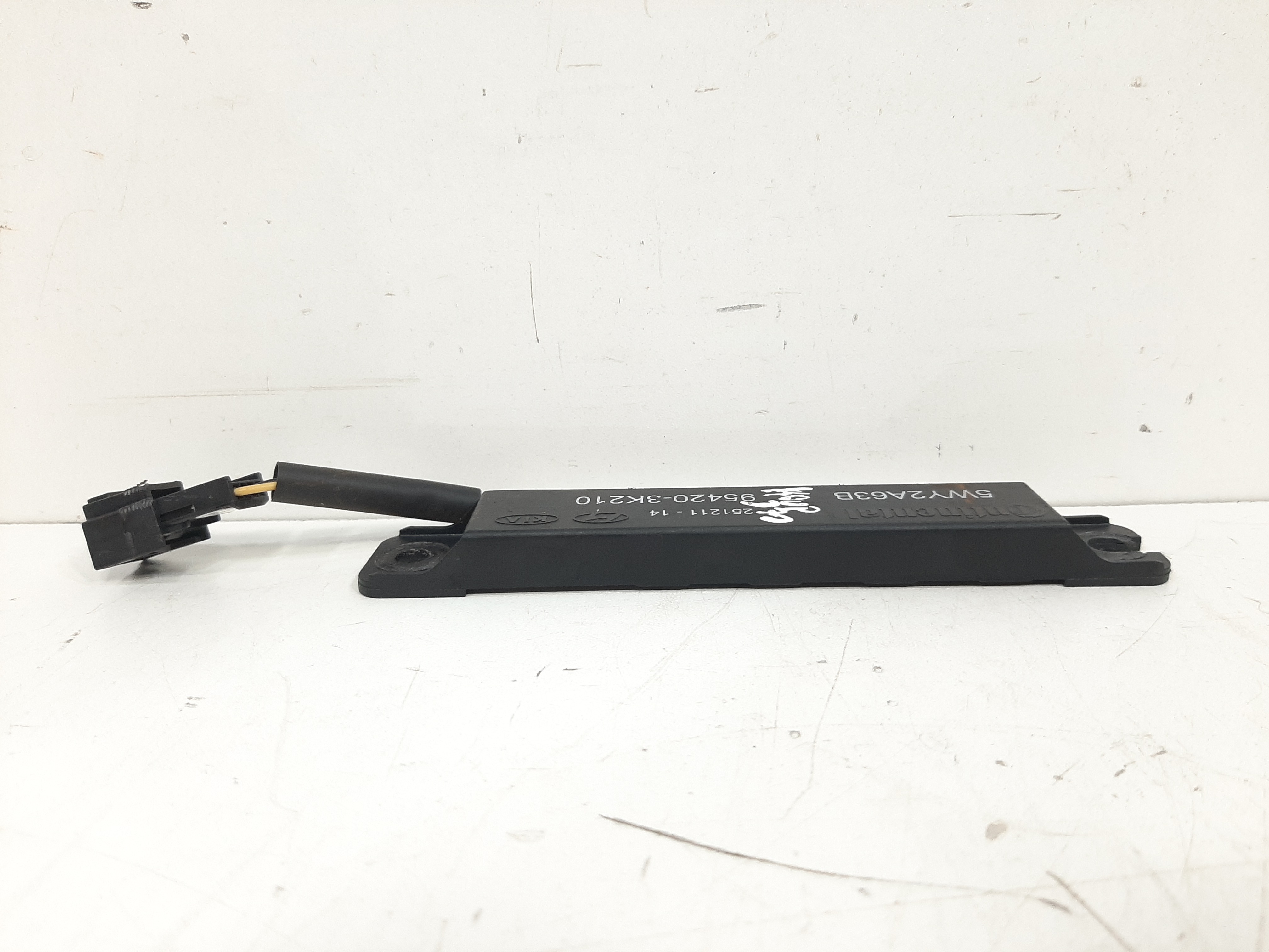 Sensor Antena Kia Cerato Koup 2.0 2011 A 2013 954203k210 3