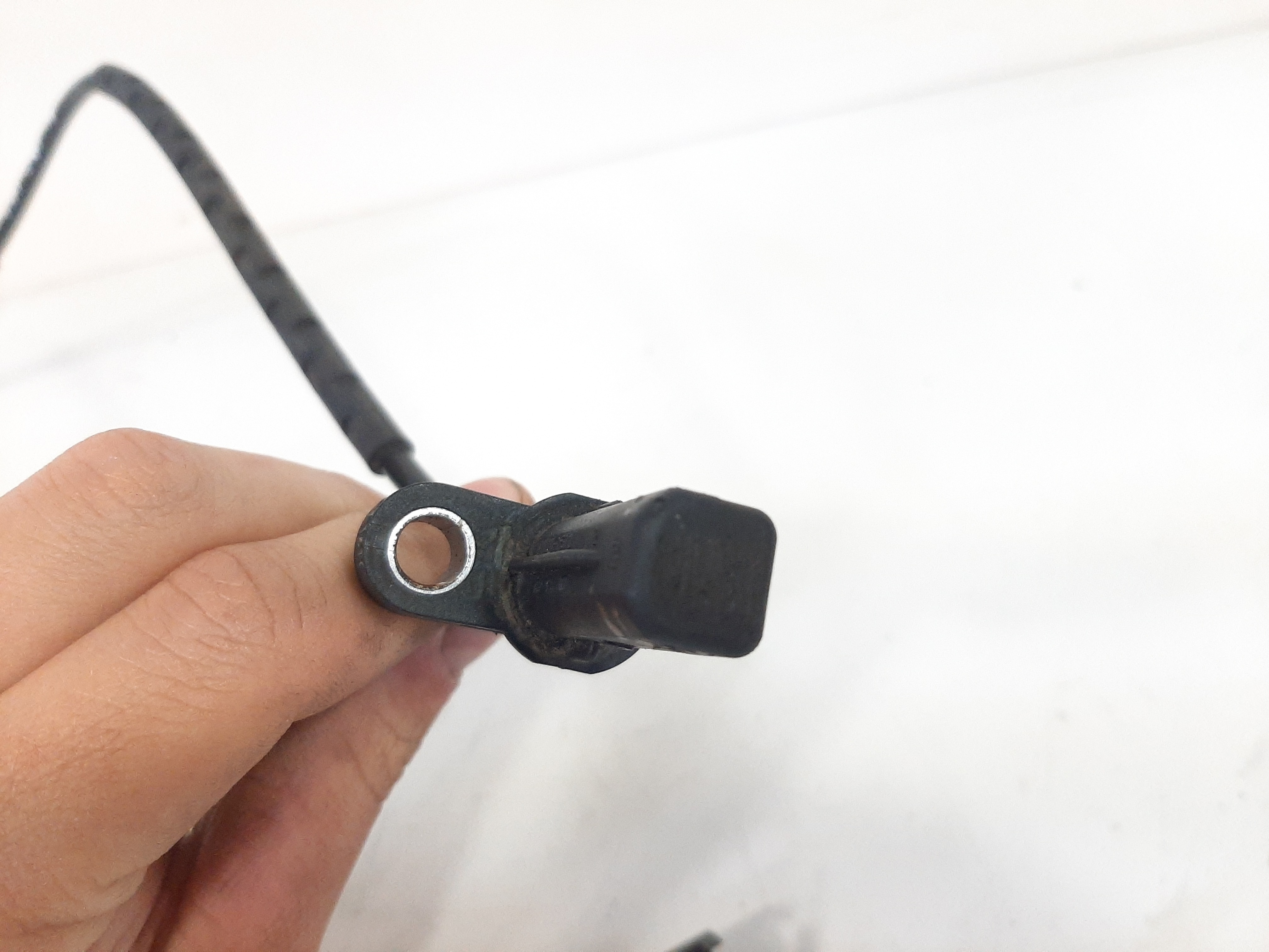 Sensor Abs Traseira Esquerda Bmw 118 120i 2006 2007 A 2012 8