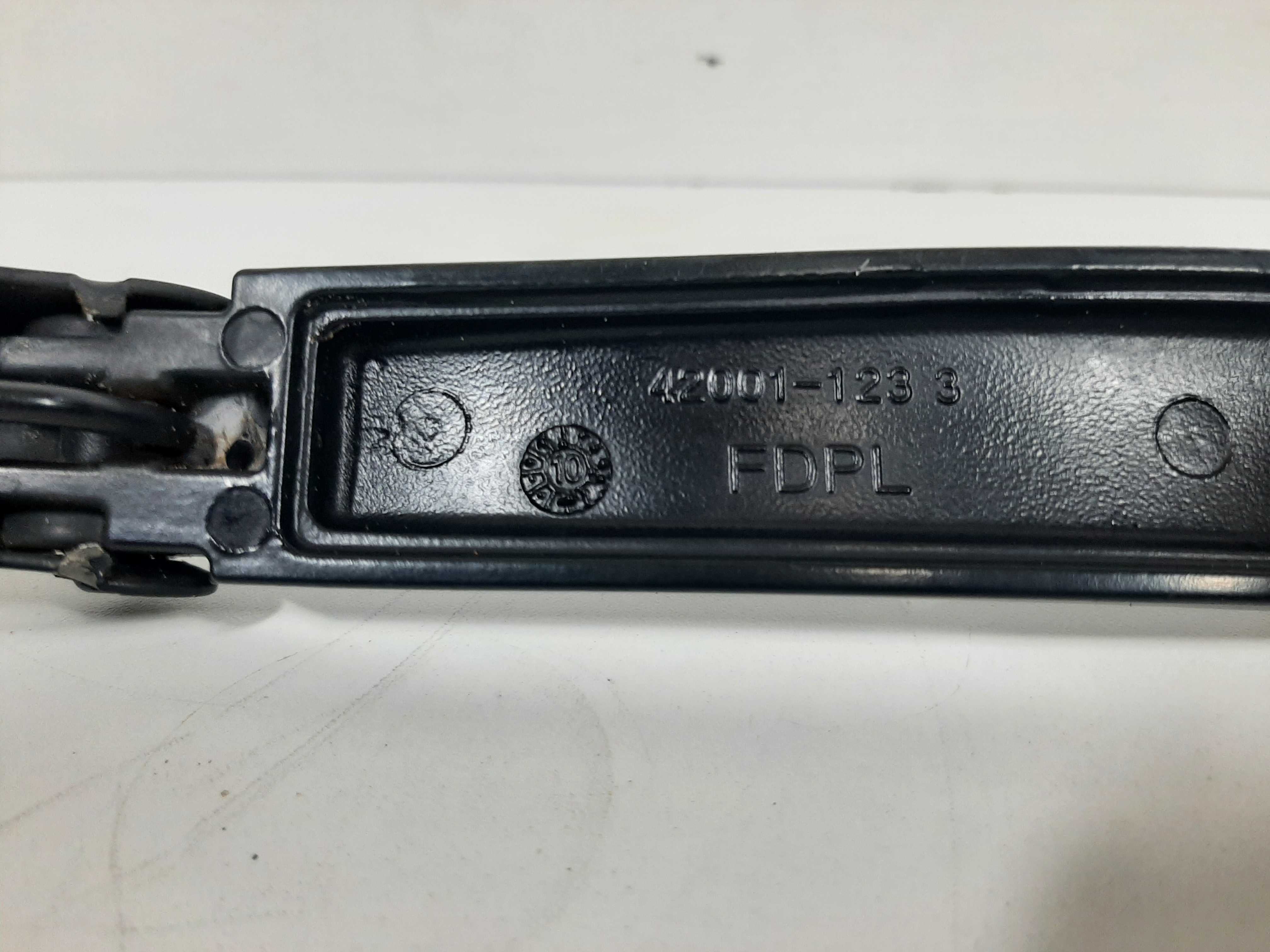 Haste Limpador Parabrisas Direito Hyundai I30 2008 A 2012 3