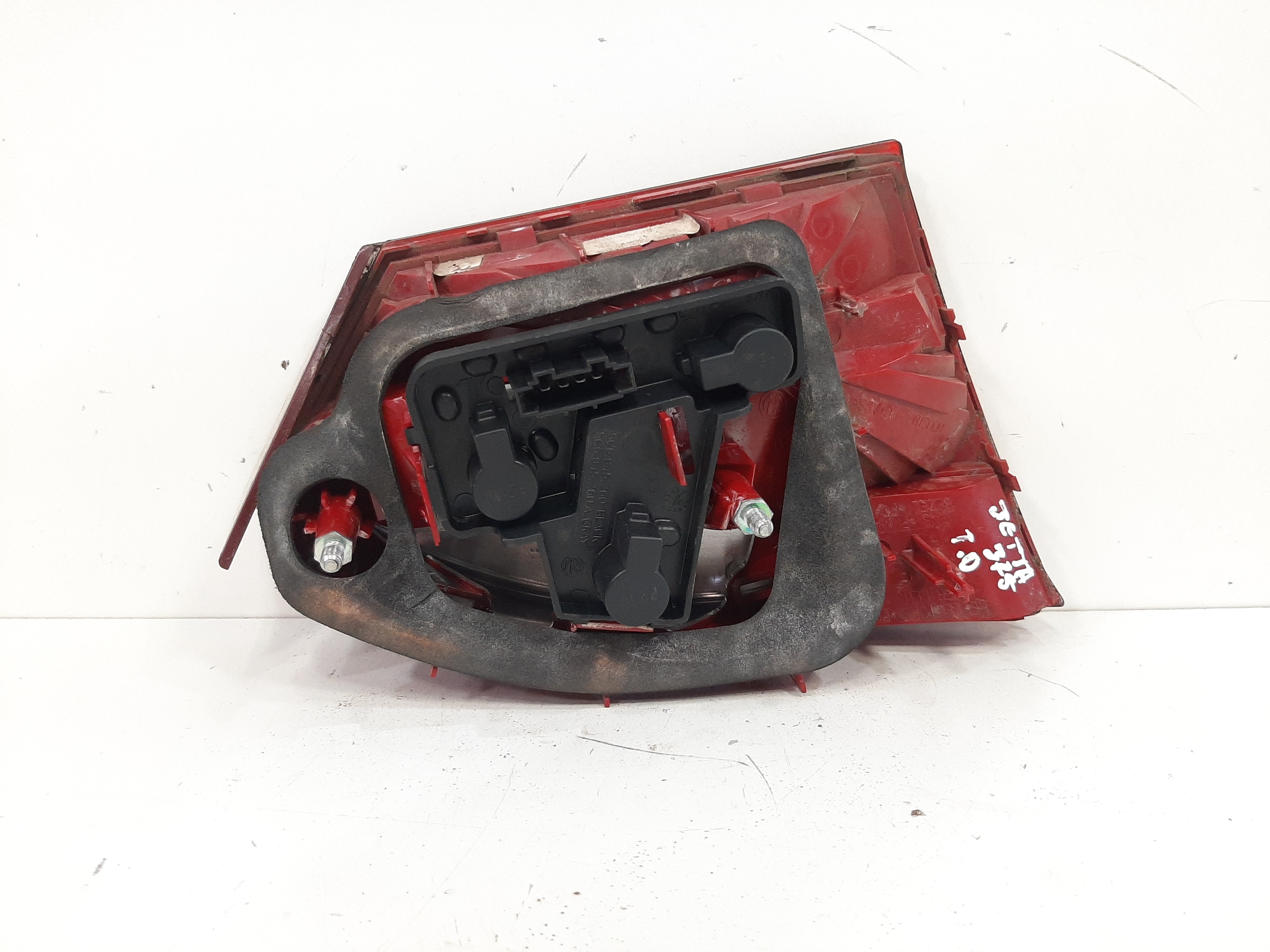 Lanterna Traseira Direita Tampa Vw Jetta 2011 2012 A 2017 9
