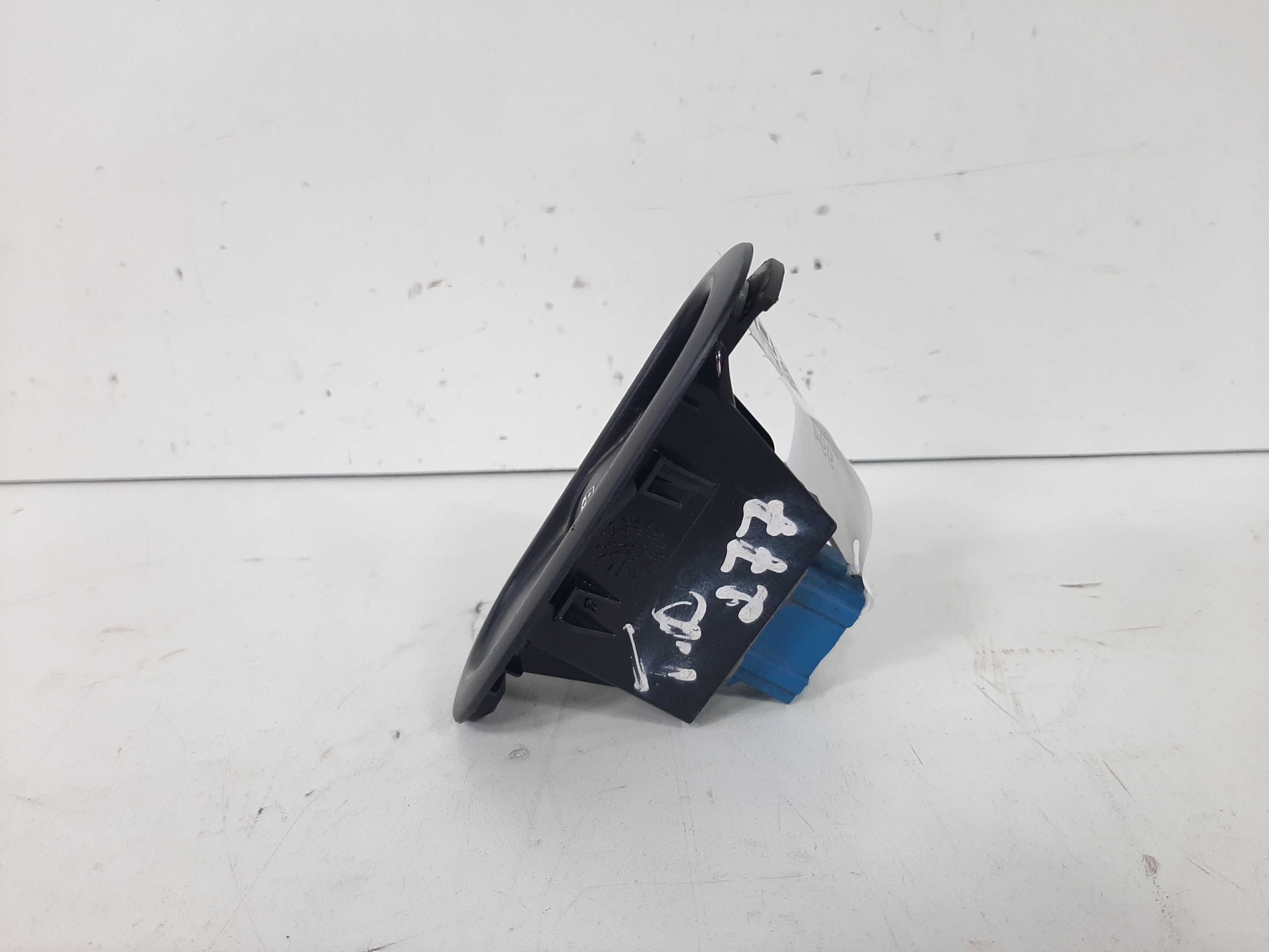 Botão Comando Vidro Traseiro Direito Duster 2011 2012 A 2018 2