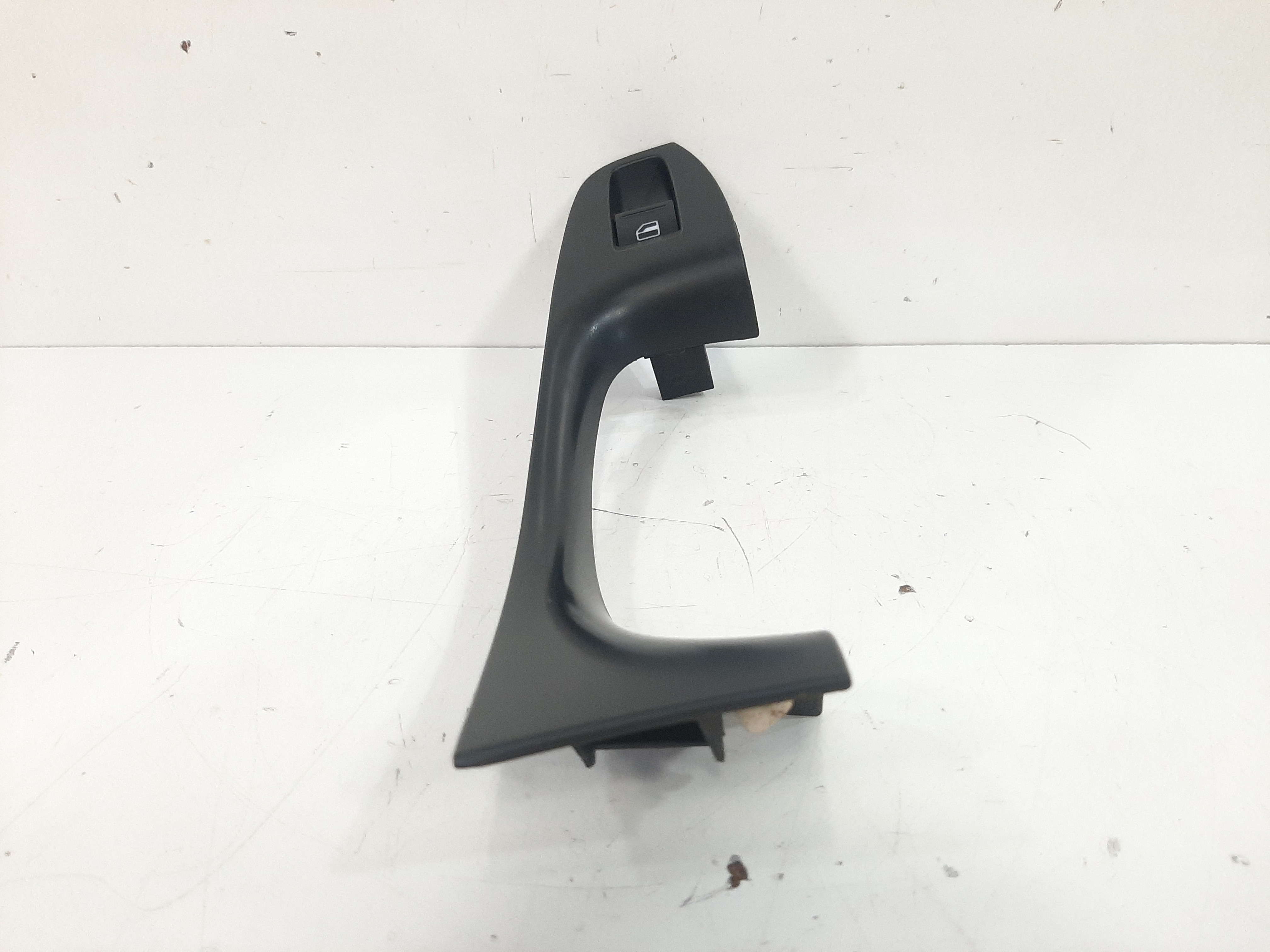 Botão Comando Vidro Dianteiro Direito Vw Jetta  2011 A 2017 6