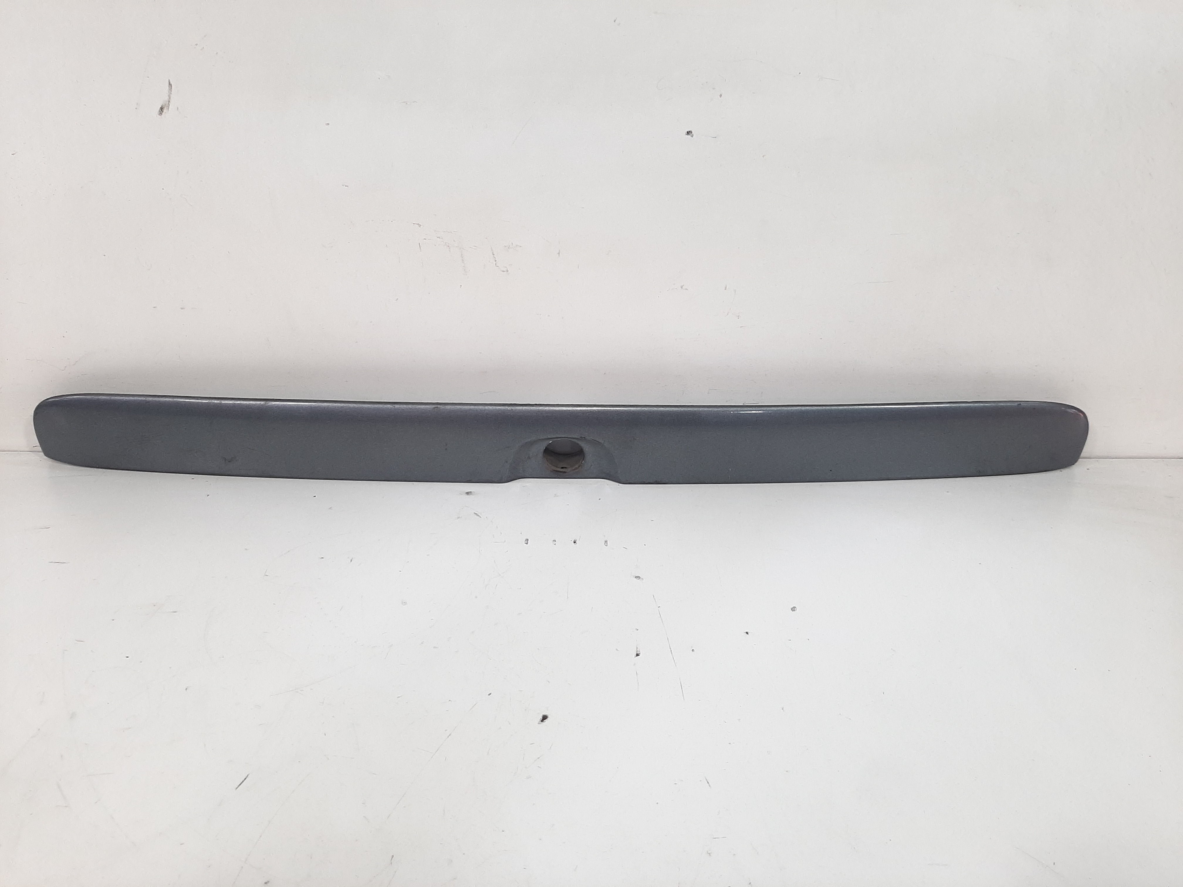 Friso Tampa Traseira Porta Malas Gm Astra Hatch 1998 A 2012 3