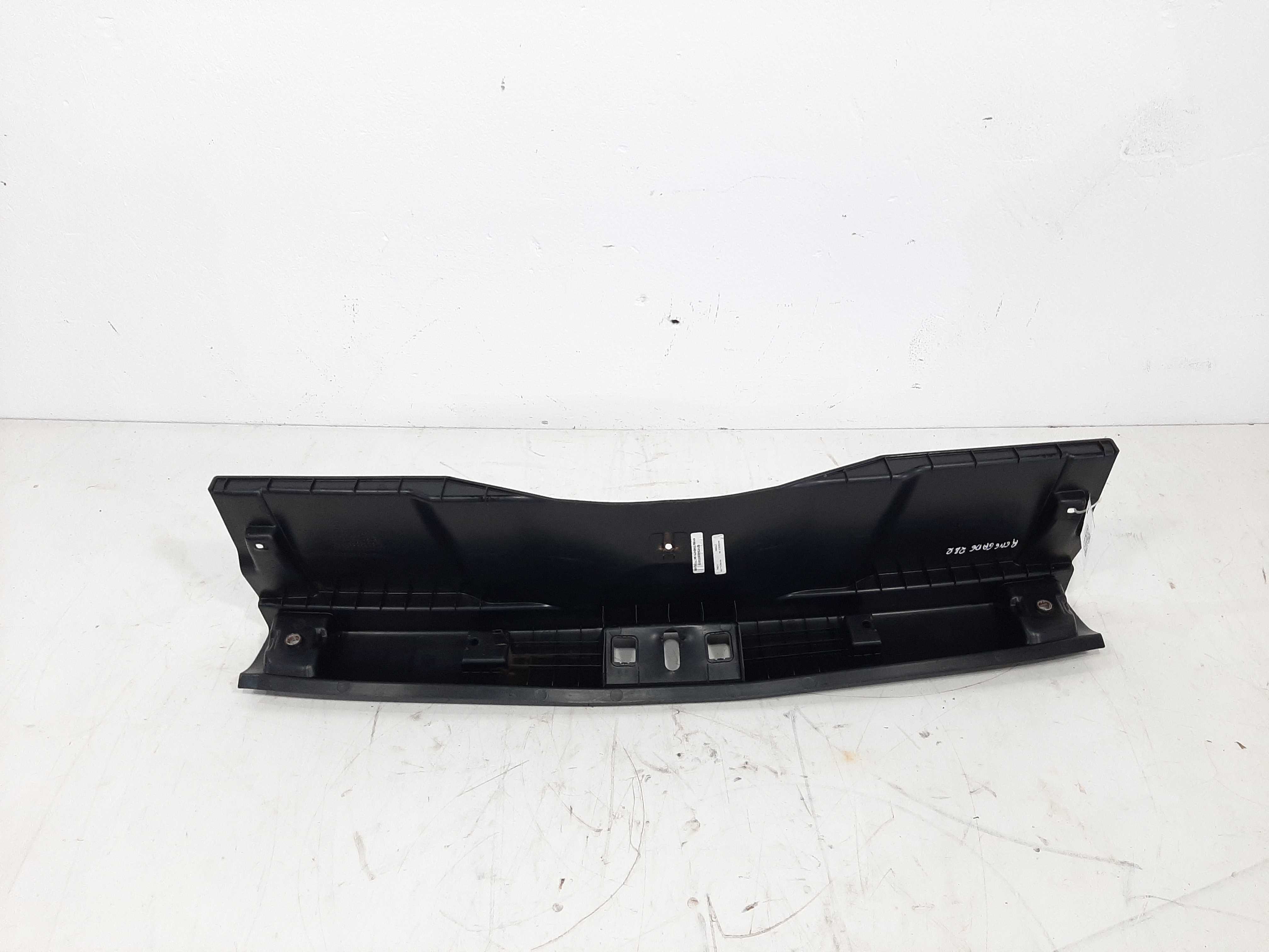 Acabamento Porta Malas Vw Jetta 2015 2016 2017 2018 2019 3