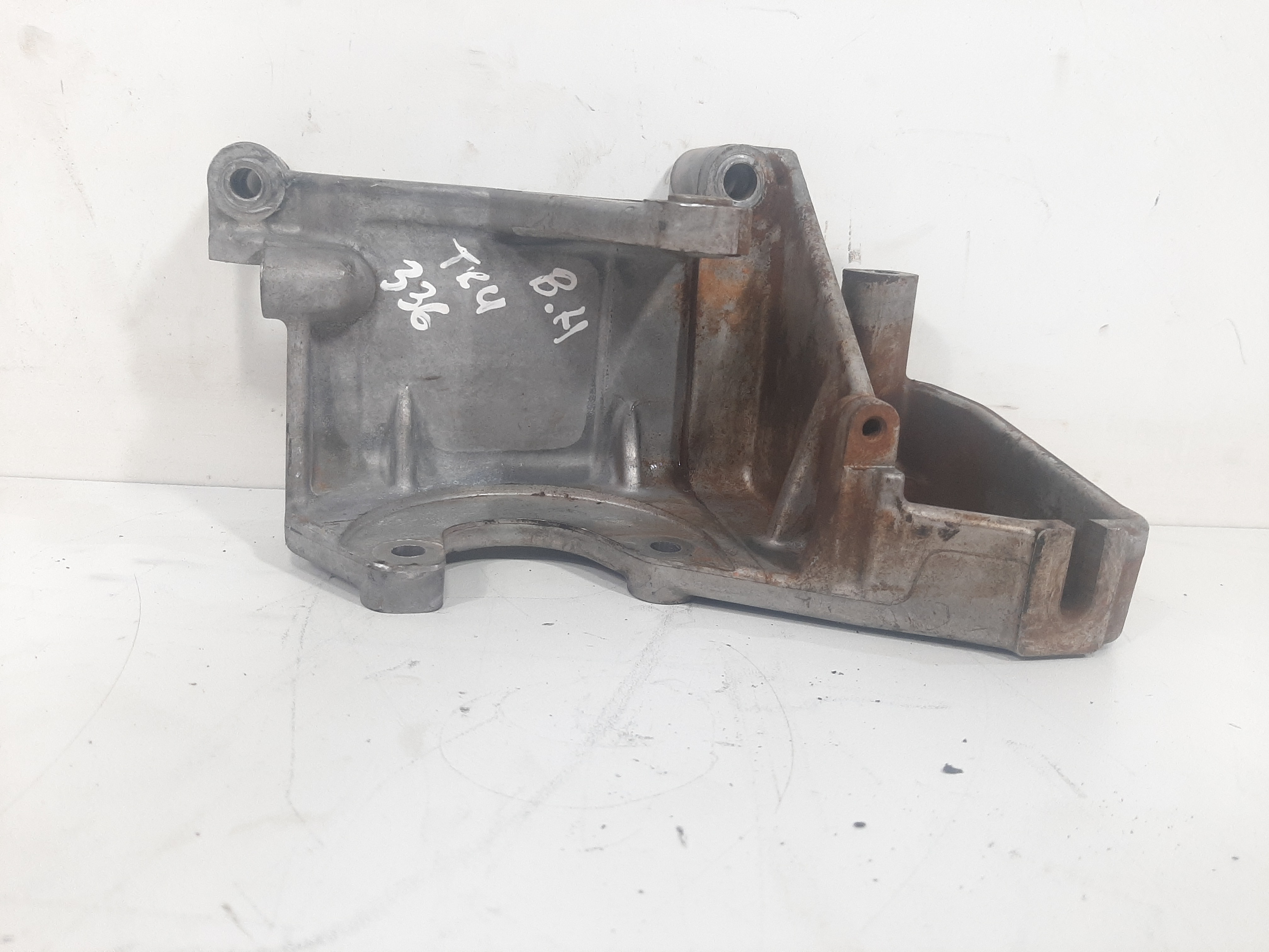 Suporte Bomba Hidráulica Pajero Tr4 2.0 4×4 2003 2004 2007 6