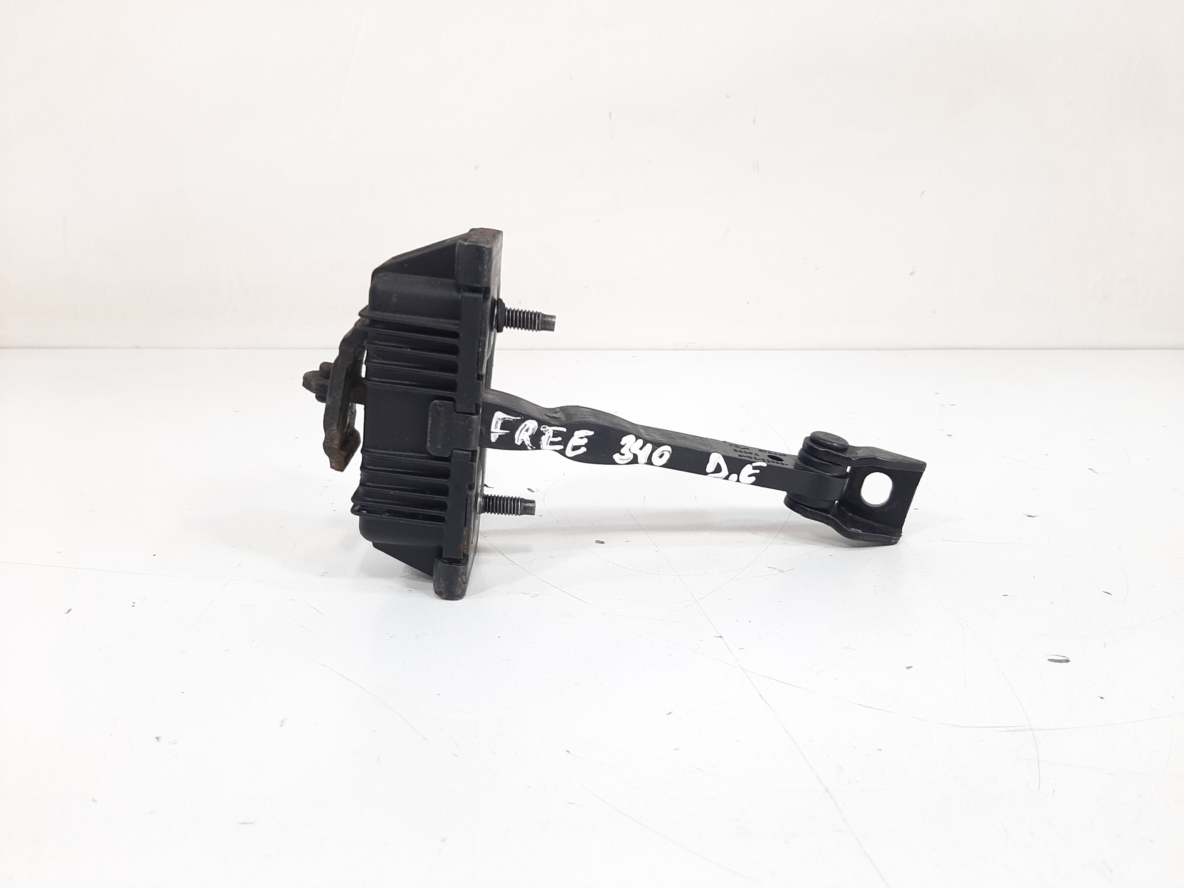 Limitador Porta Dianteira Esquerda Freelander 2 2007 A 2012 1