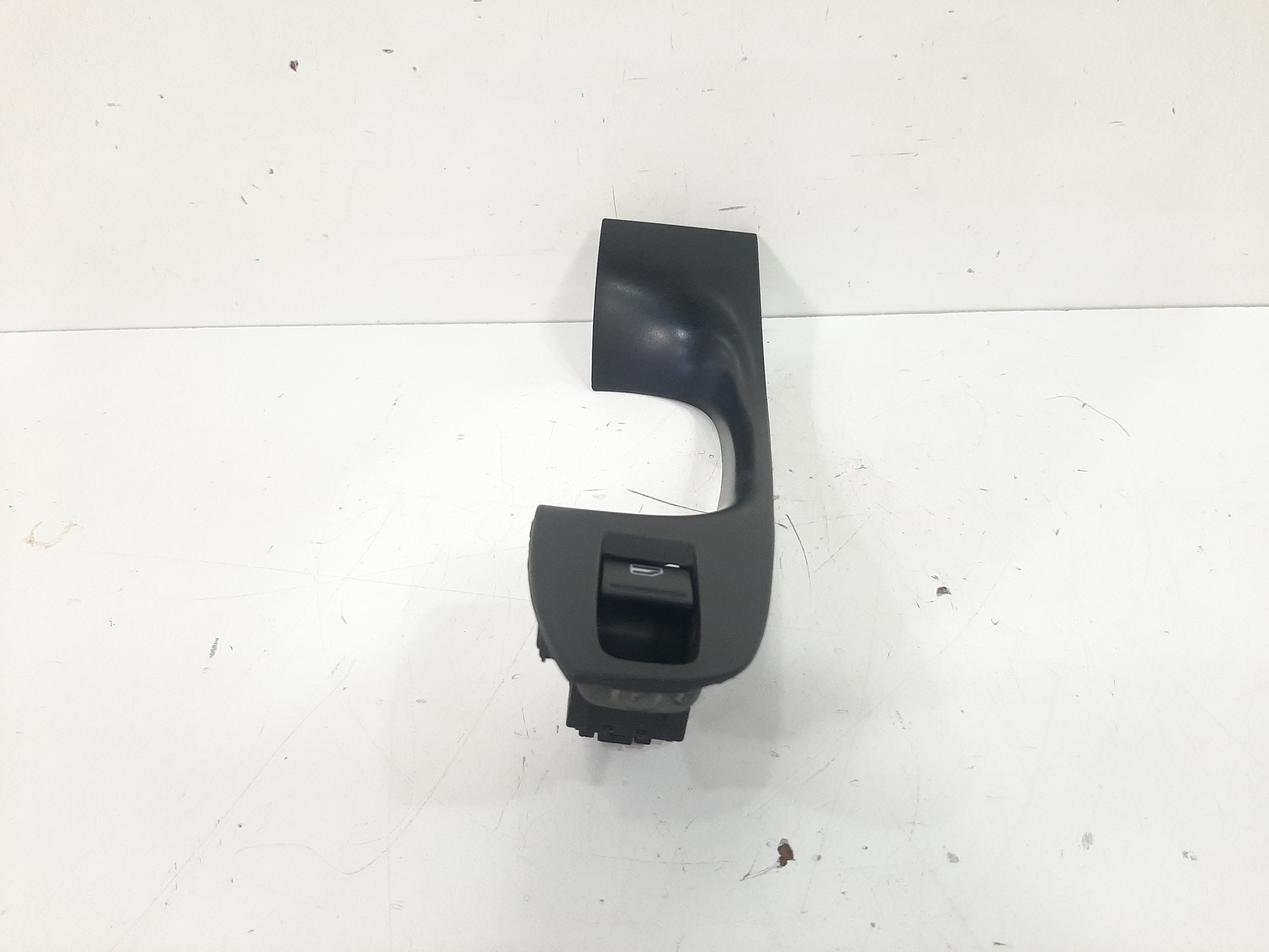 Botão Comando Vidro Dianteiro Direito Vw Jetta  2011 A 2017 2