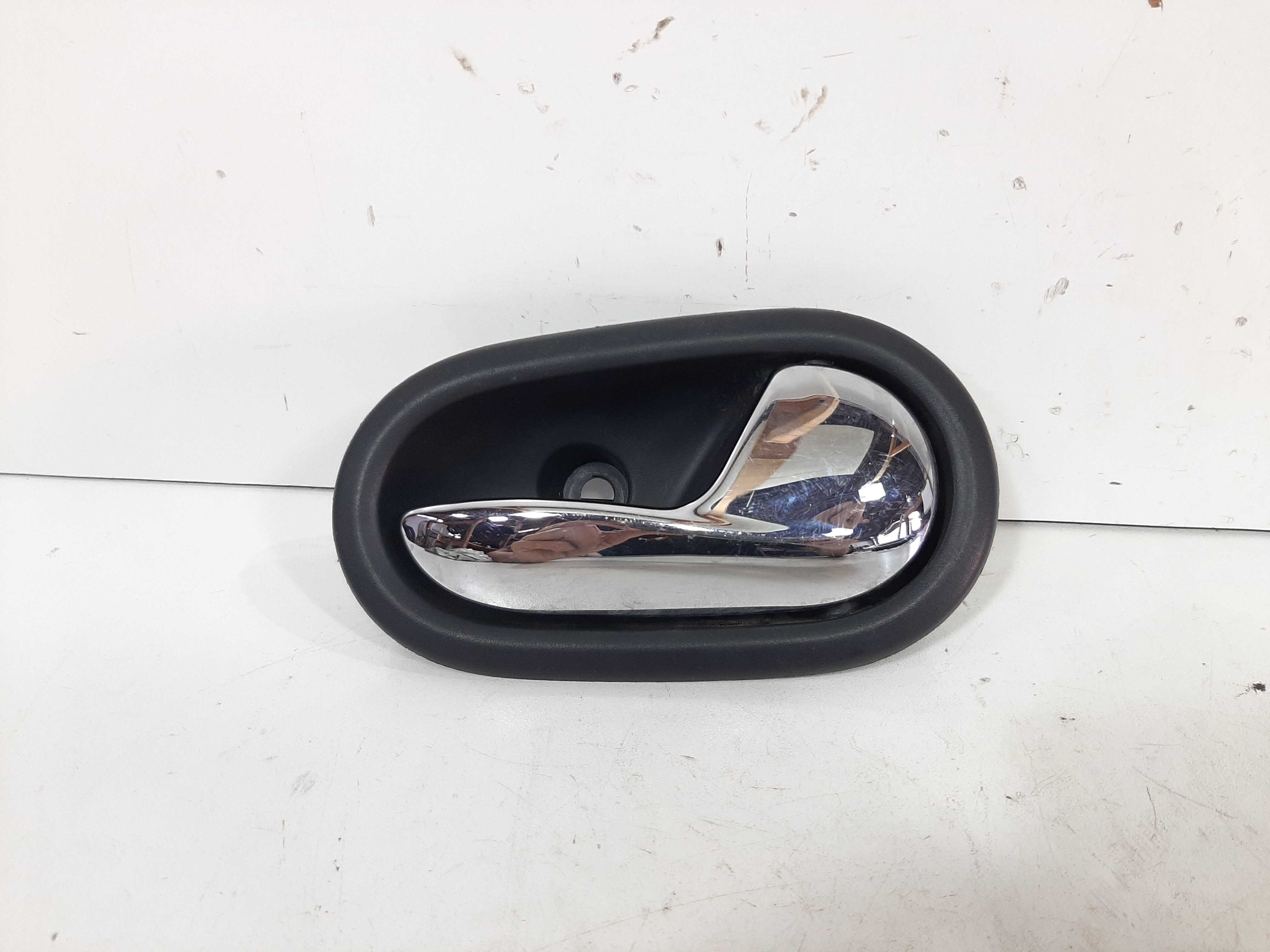 Maçaneta Interna Traseiro Direito Renault Sandero 08 A 2012 4