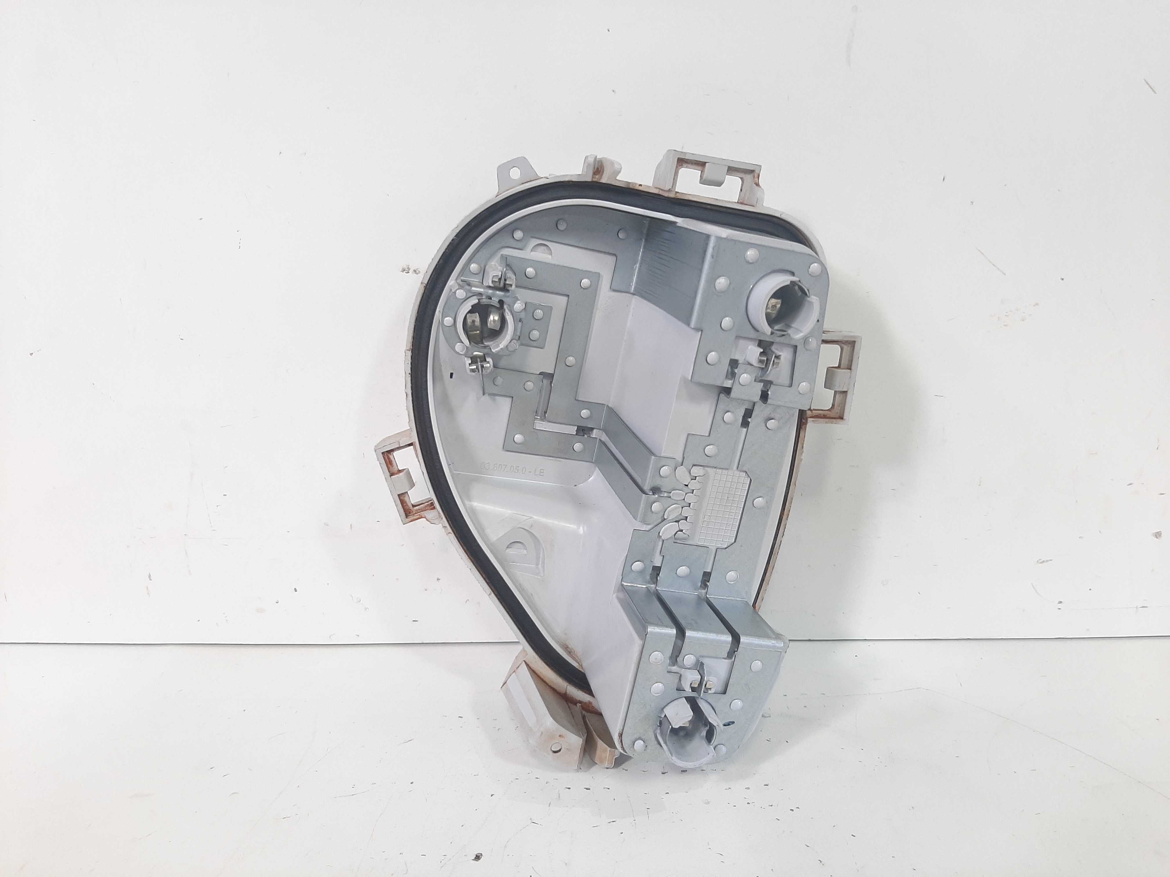 Circuito Lanterna Traseira Esquerda Renault Oroch 16 A 2020 7
