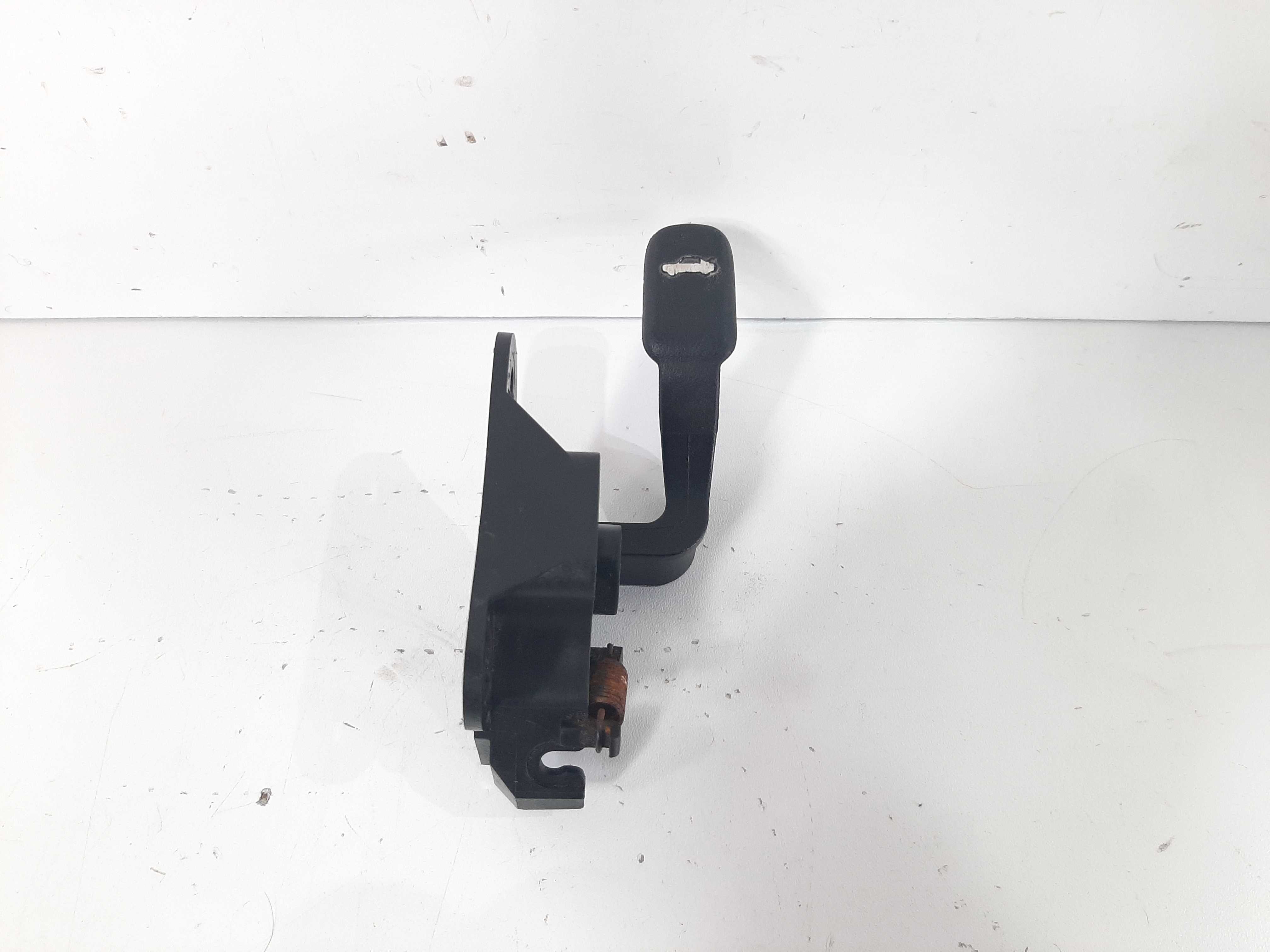 Alavanca Abertura Porta Mala Nissan Versa 2012 2013 A 2017 5