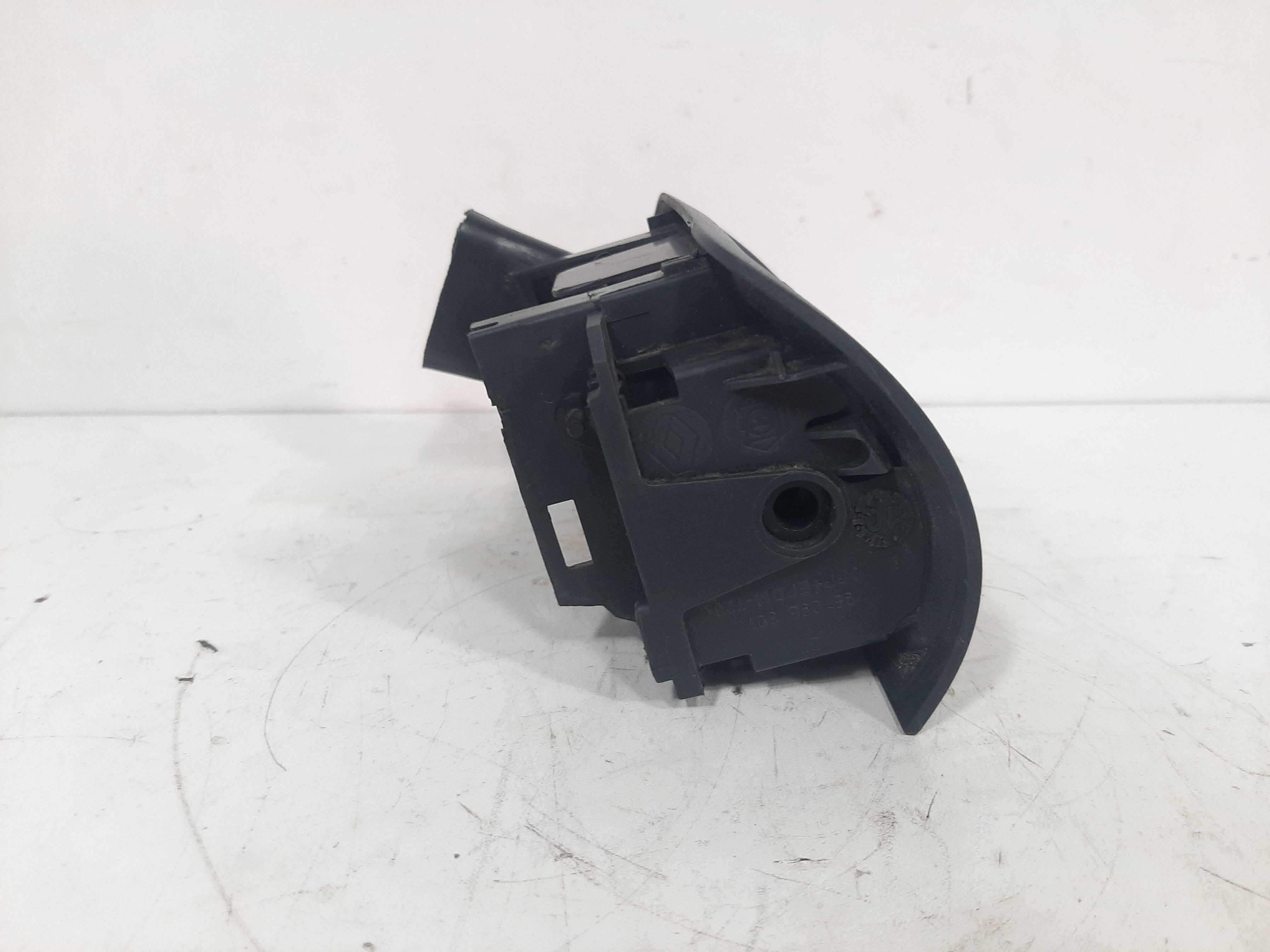 Difusor Ar Dianteiro Direito Renault Clio 2000 2001 A 2012 5