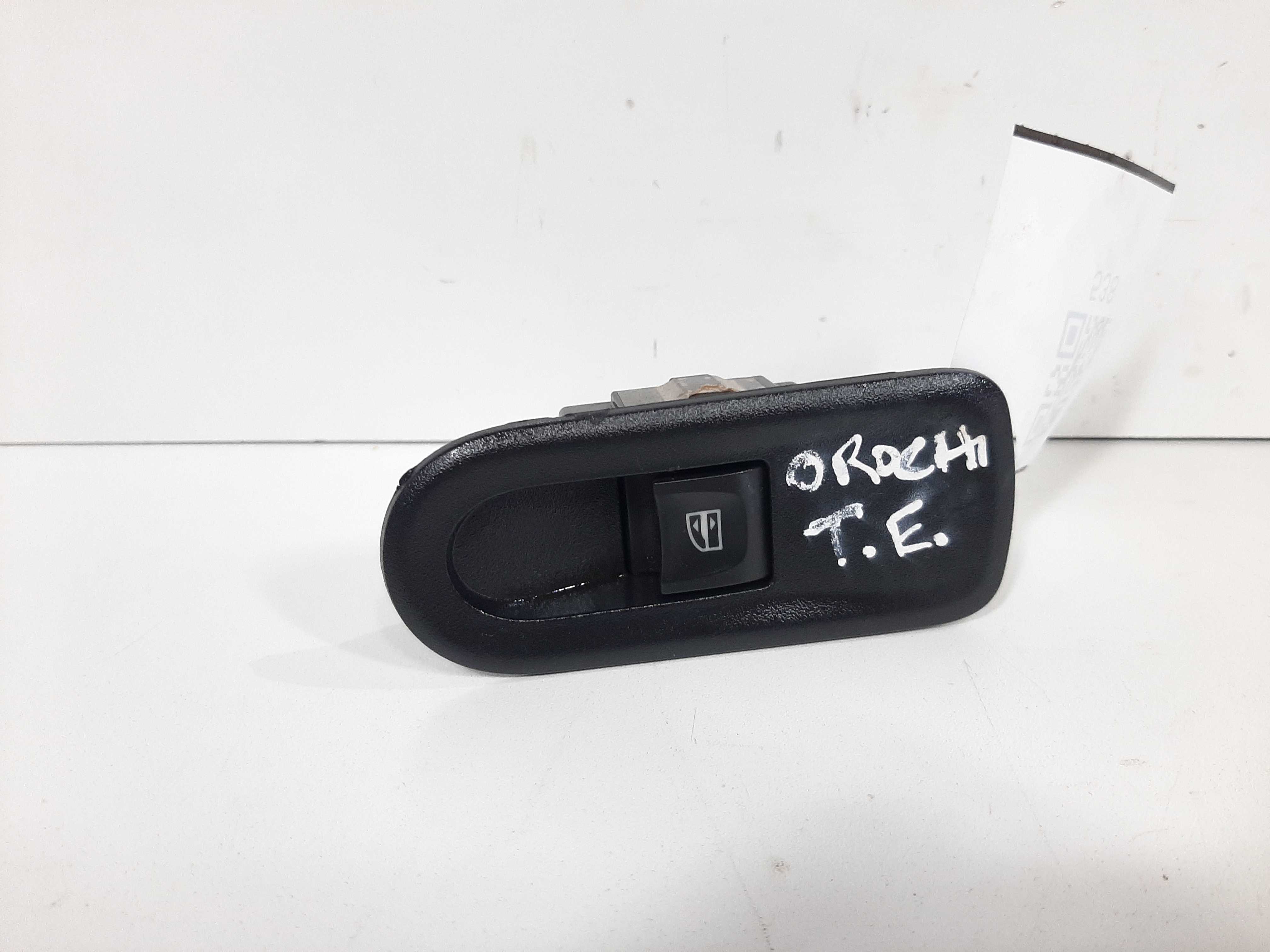 Botão Comando Vidro Traseiro Esquerdo Oroch 2016 2017 A 2019 4