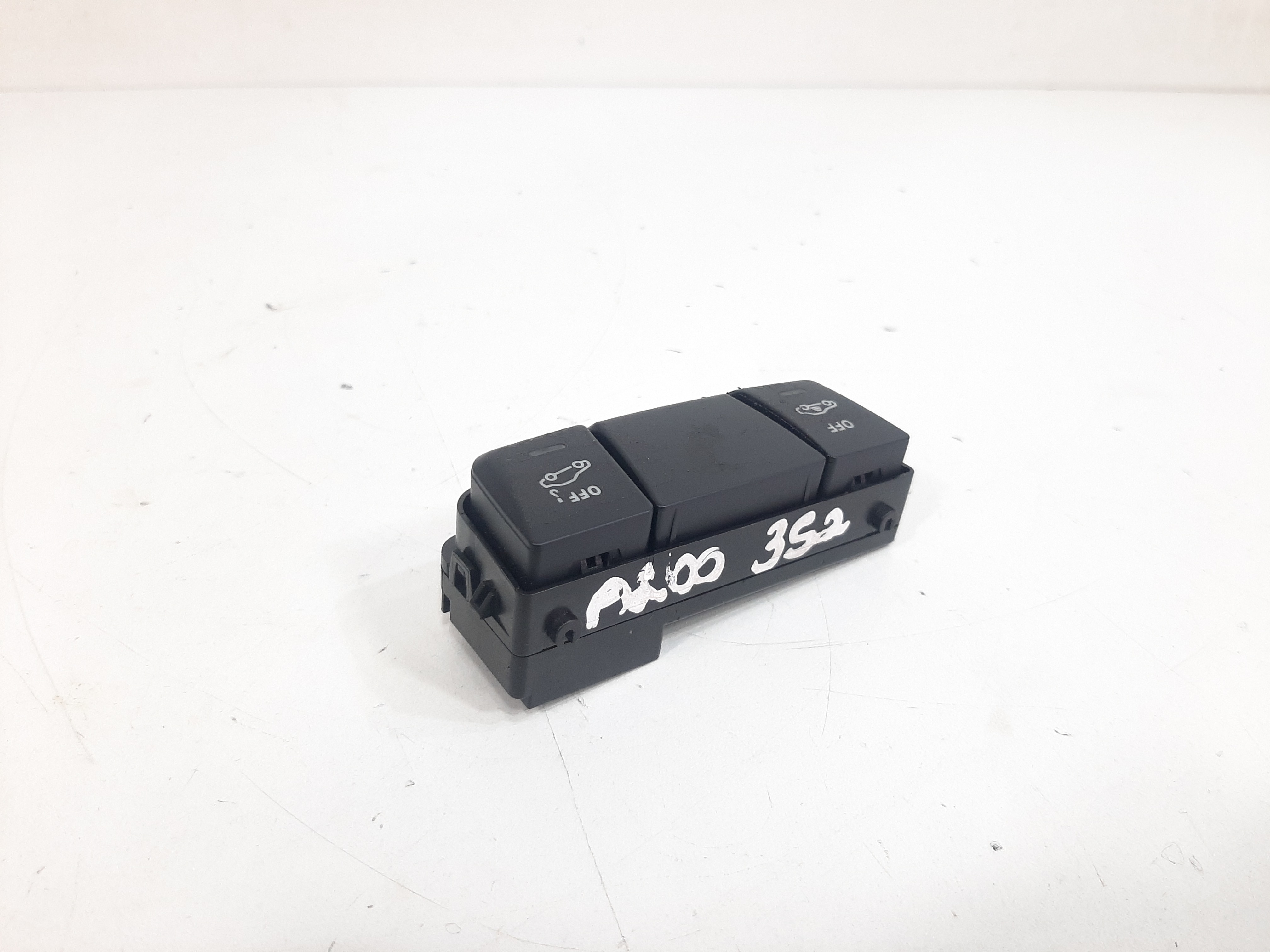 Botão Alarme Mercedes A200 W176 2013 A 2018 A17282087107 4