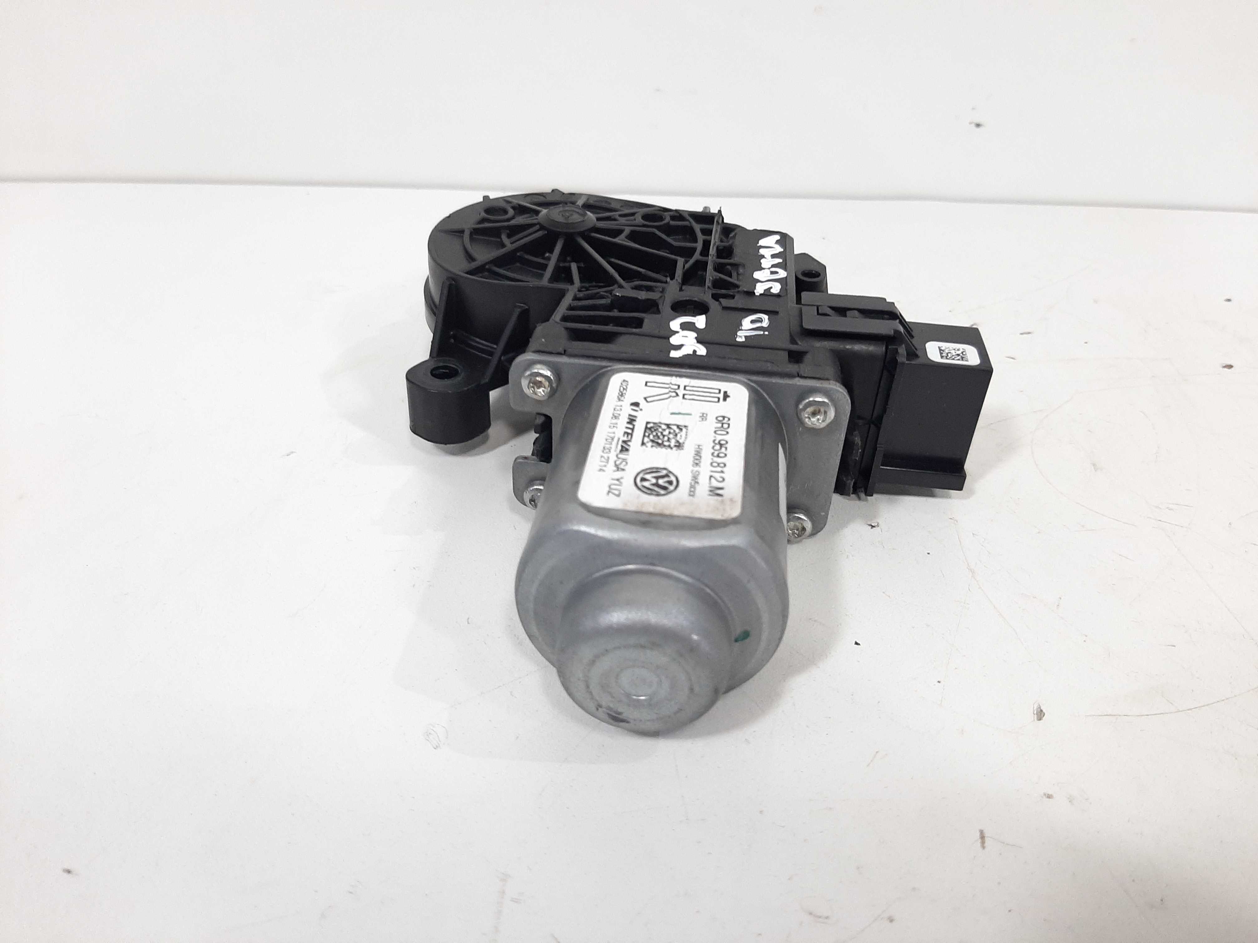 Motor Vidro Elétrico Traseiro Direito Vw Jetta 2011 A 2018 7