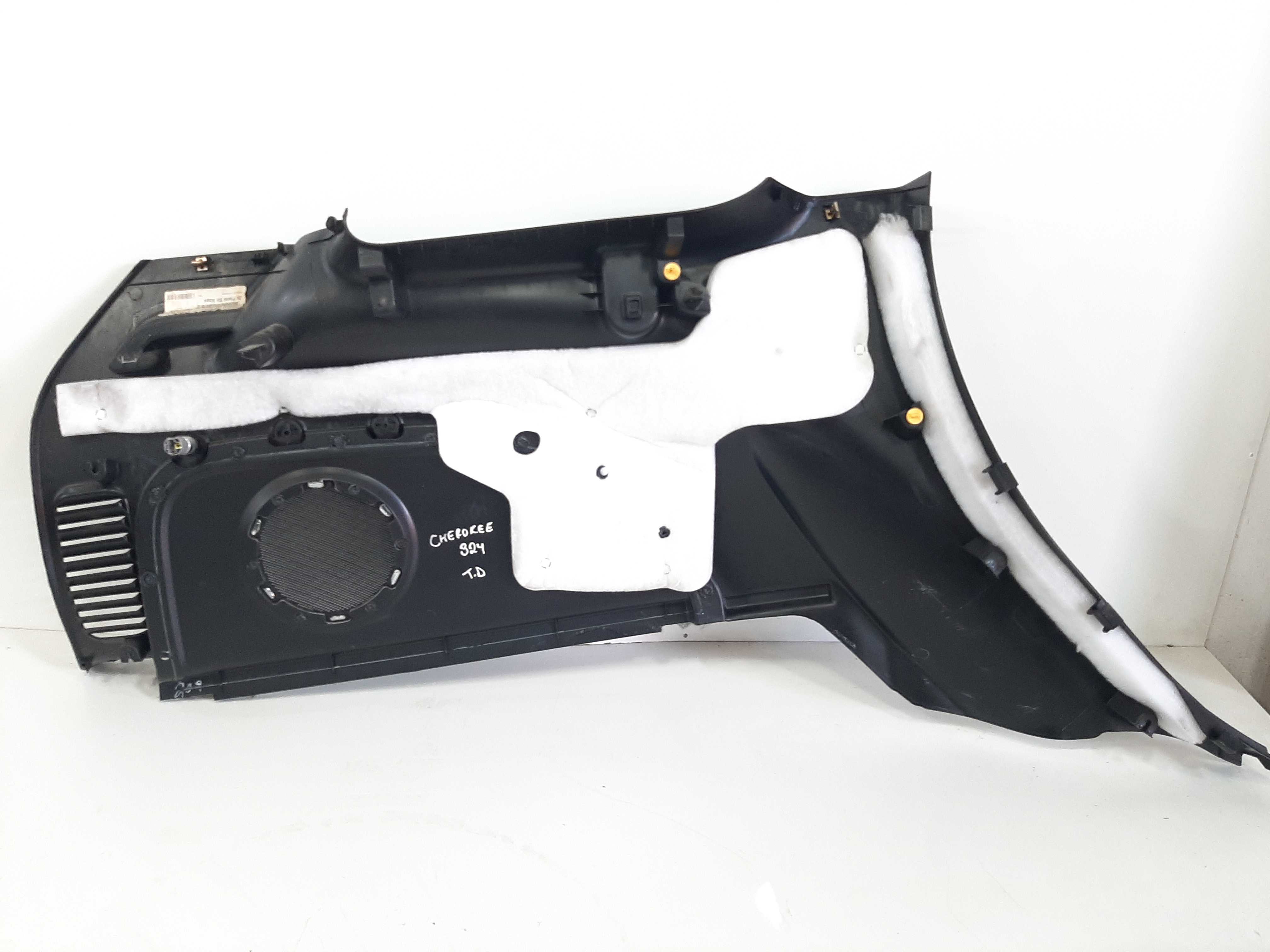 Acabamento Direito Porta Malas Grand Cherokee 2011 A 2014 4
