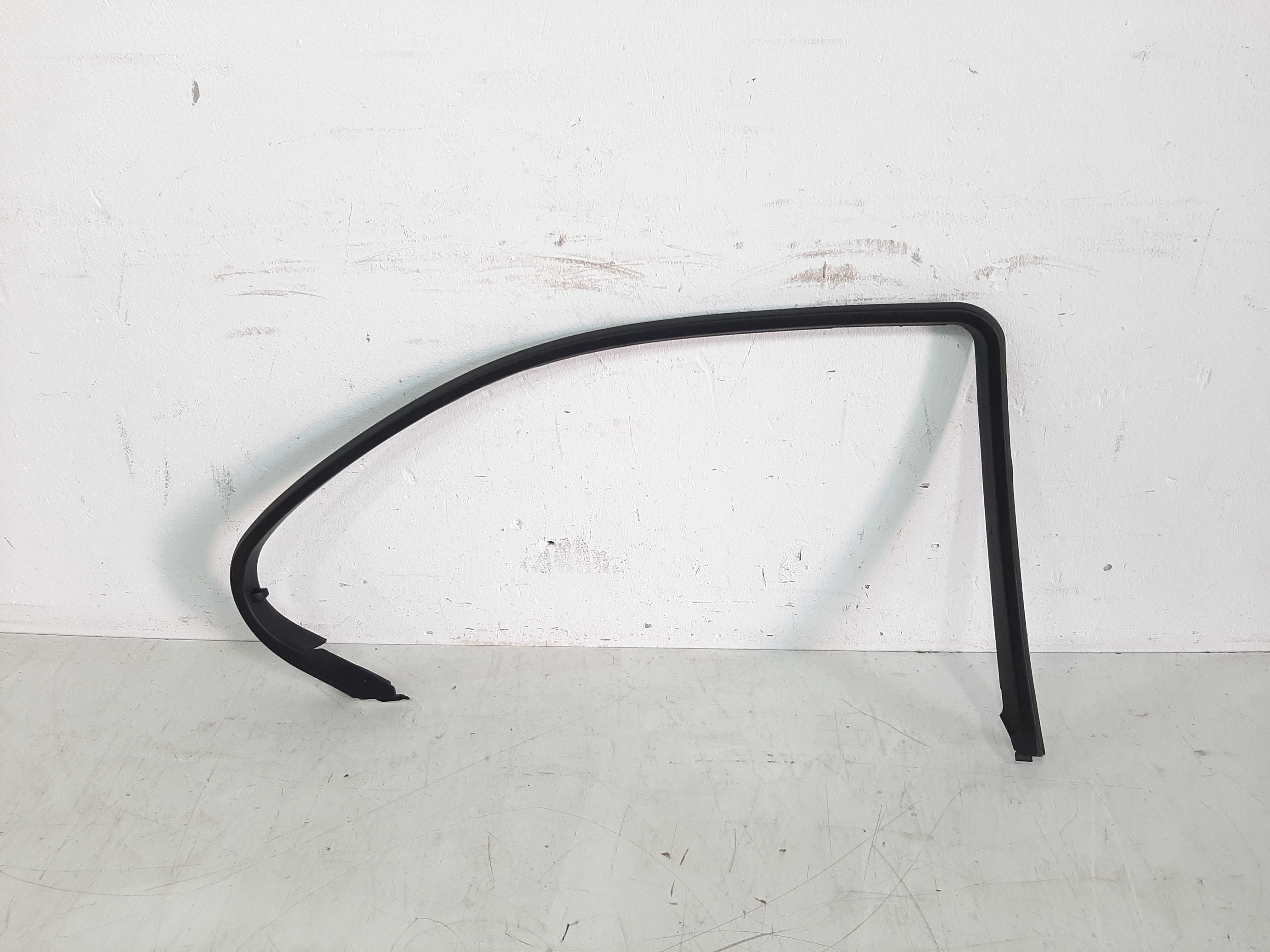Moldura Porta Traseira Esquerda Bmw 528i 540i E39 Cód.815987 7